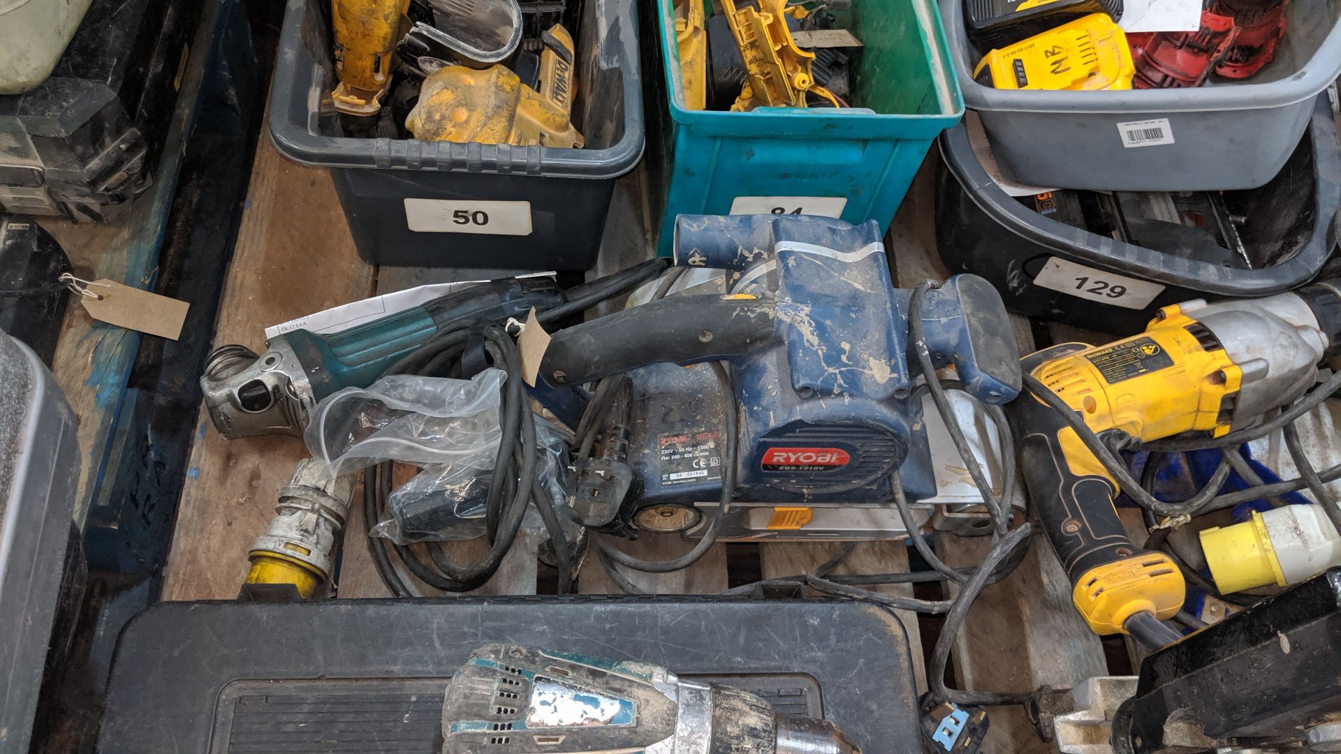 Contents of a pallet of assorted power tools. This is one of a number of lots that relate to a power - Image 4 of 8