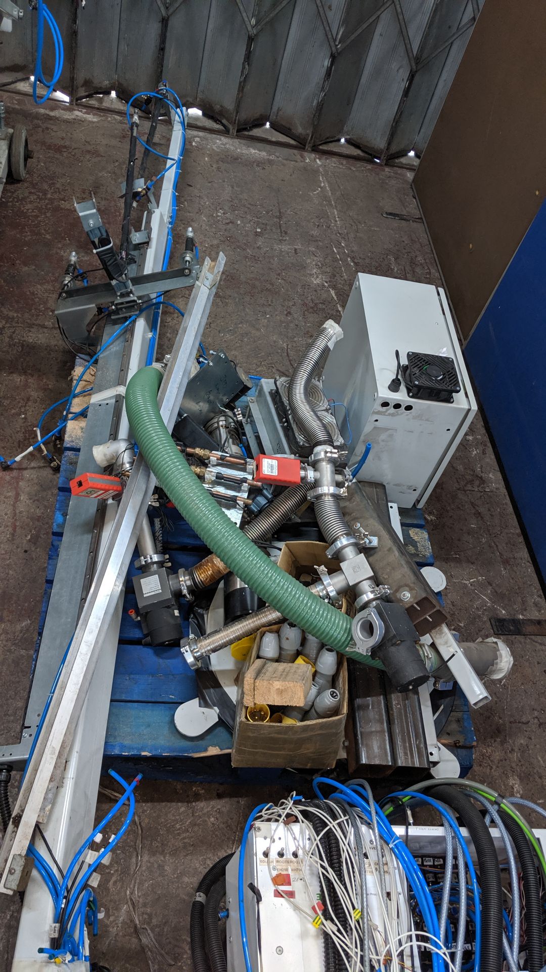 2018 Vacuum Chamber & Loading Table. This machine was purchased new for £55,390 plus VAT - Image 9 of 22