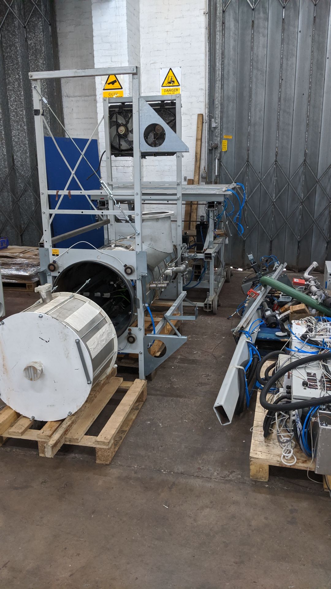 2018 Vacuum Chamber & Loading Table. This machine was purchased new for £55,390 plus VAT - Image 4 of 22
