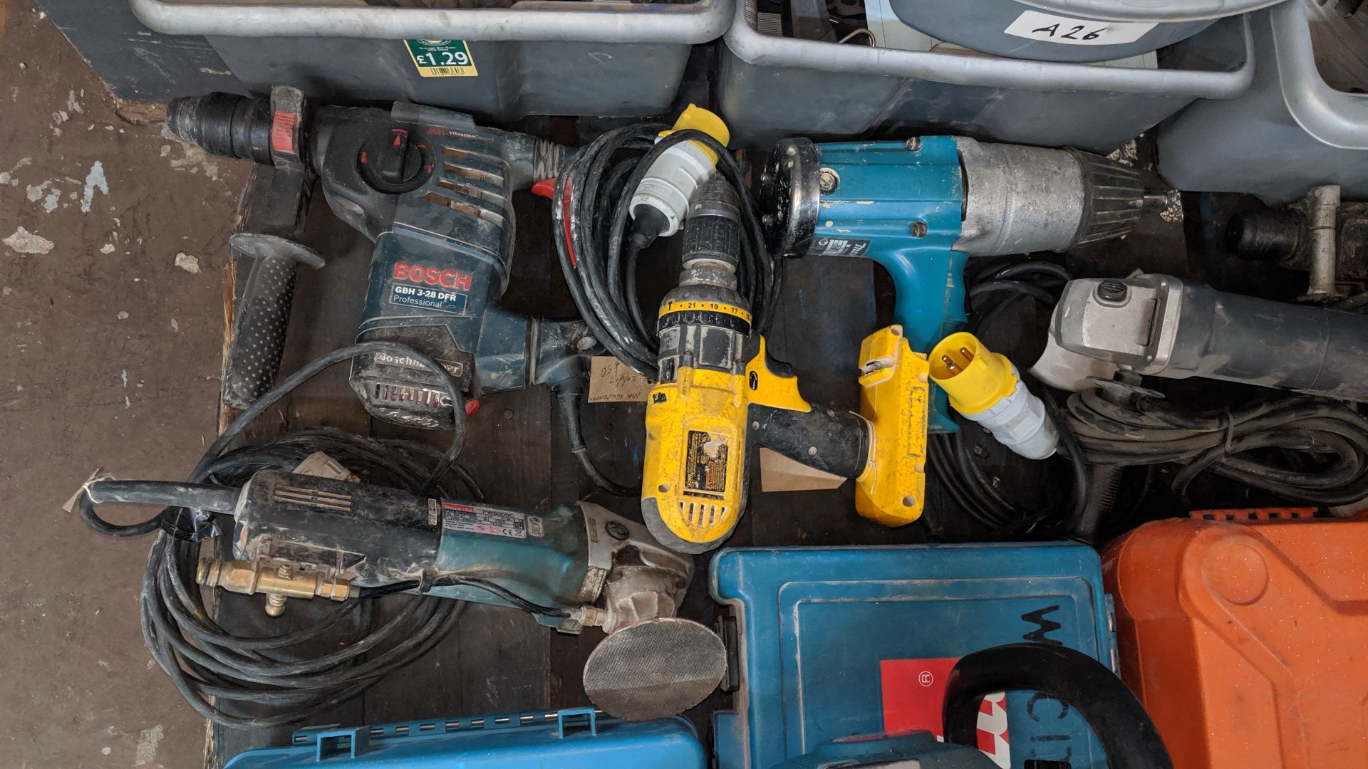 Contents of a pallet of assorted power tools. This is one of a number of lots that relate to a power - Image 6 of 10