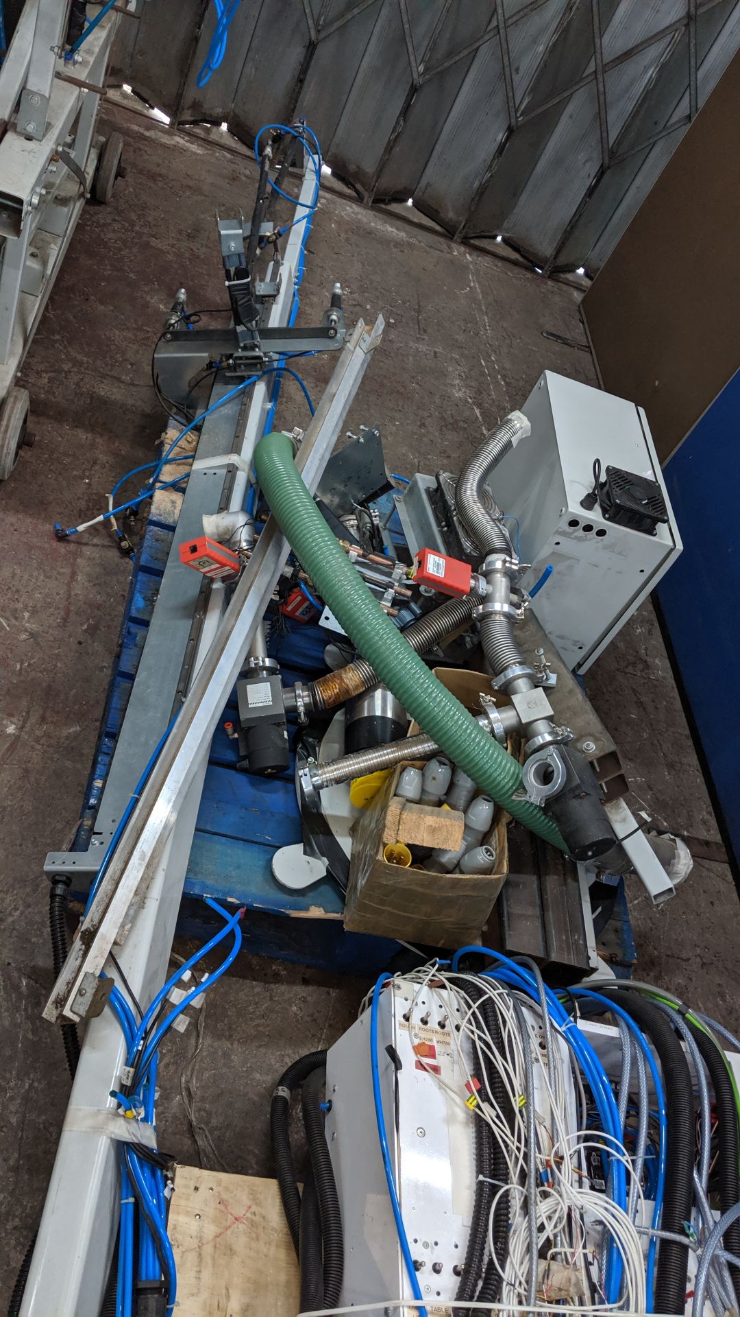 2018 Vacuum Chamber & Loading Table. This machine was purchased new for £55,390 plus VAT - Image 8 of 22