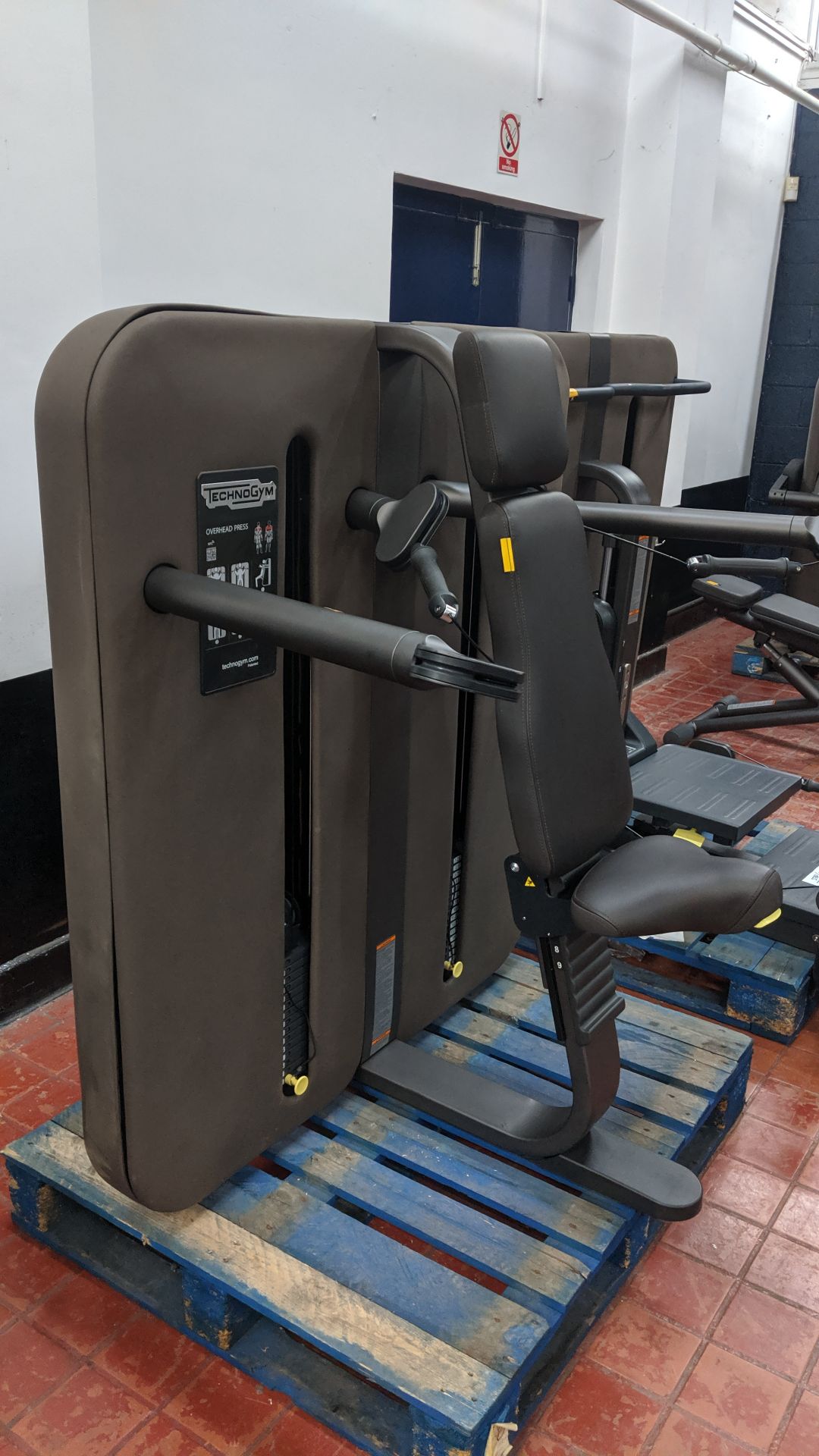 Technogym overhead press Purchased new in 2016 - refurbished/recommissioned by Technogym - please - Image 5 of 7