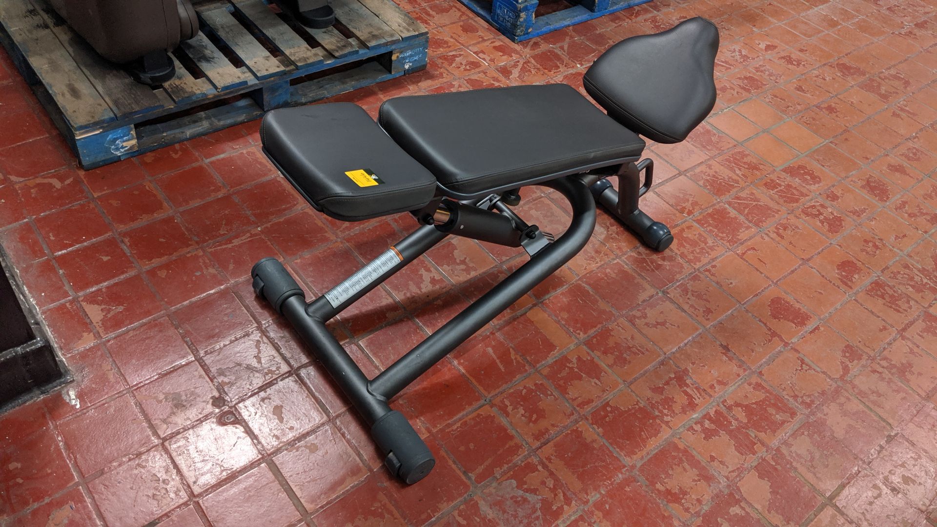 Technogym adjustable bench Purchased new in 2016 - refurbished/recommissioned by Technogym - - Image 5 of 5