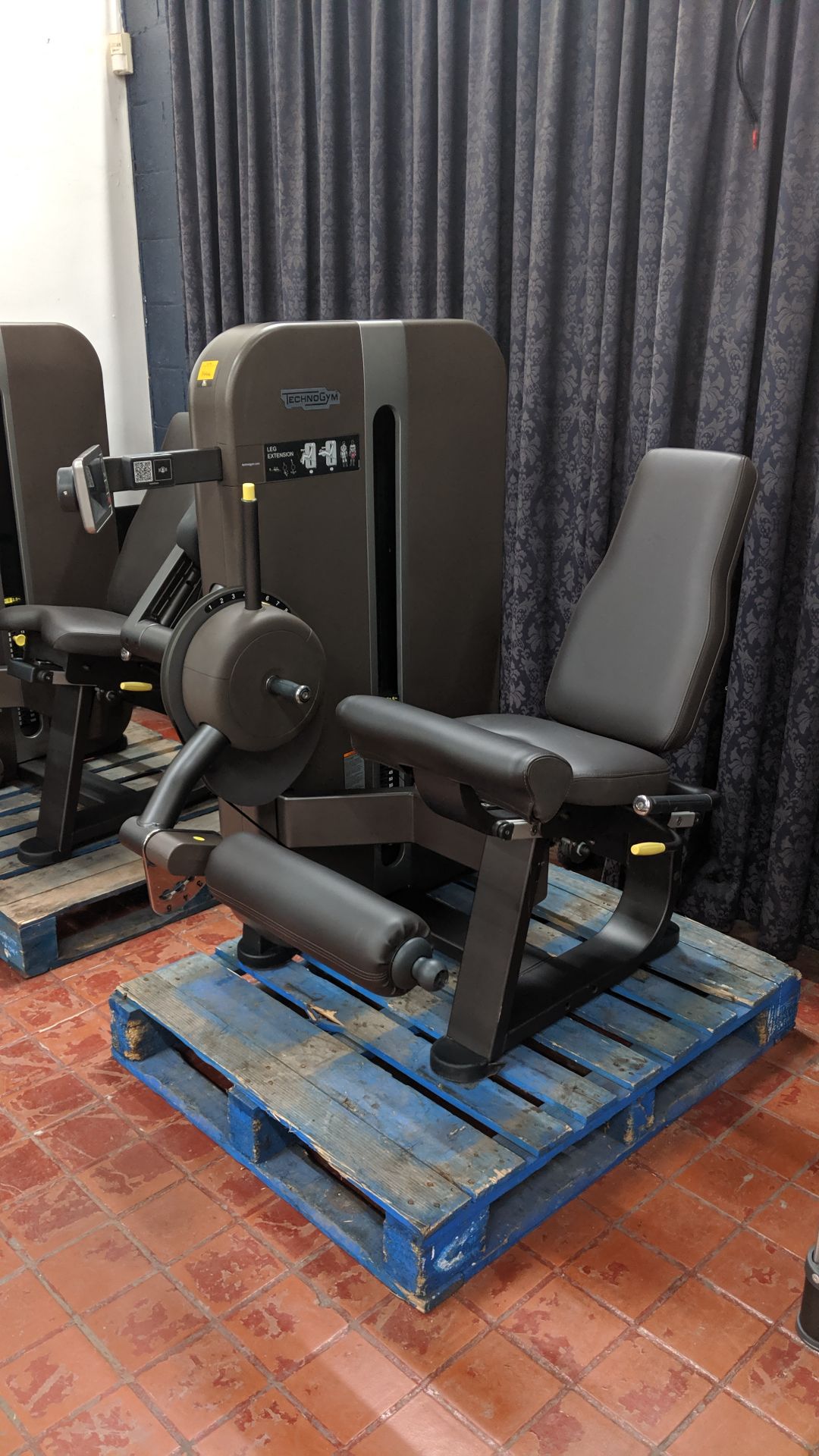 Technogym Leg Extension Artis Purchased new in 2016 - refurbished/recommissioned by Technogym - - Image 3 of 9