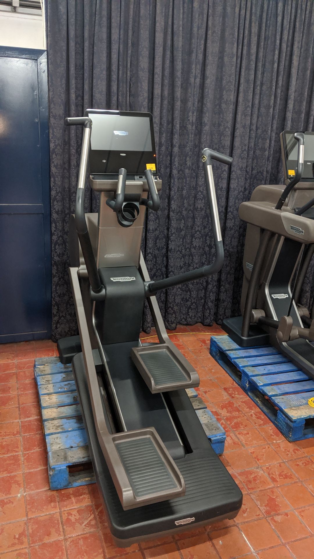 Technogym Synchro Artis cross trainer Purchased new in 2016 - refurbished/recommissioned by - Image 15 of 15