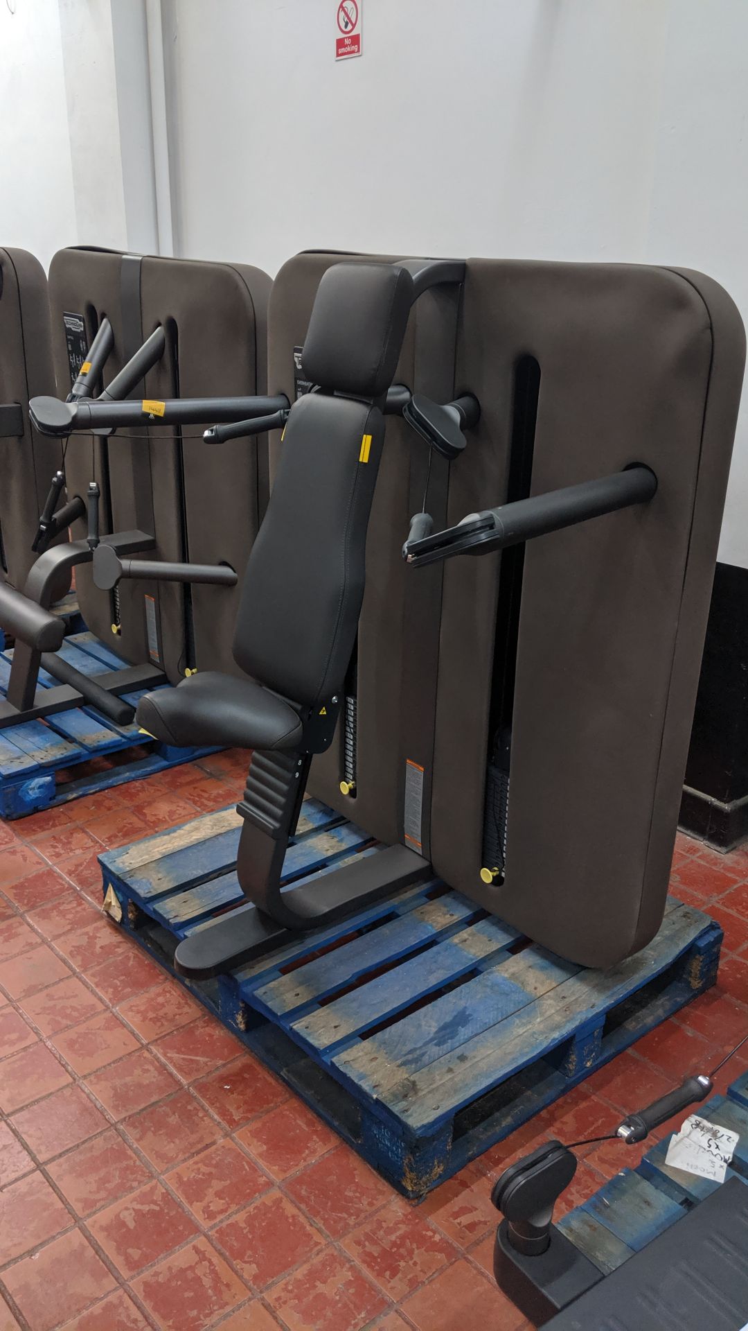 Technogym overhead press Purchased new in 2016 - refurbished/recommissioned by Technogym - please - Image 2 of 7