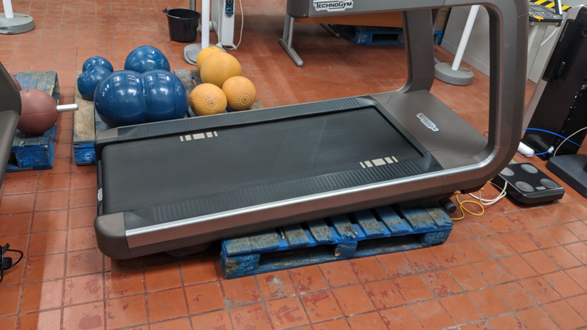 Technogym Artis treadmill Purchased new in 2016 - refurbished/recommissioned by Technogym - please - Image 7 of 16