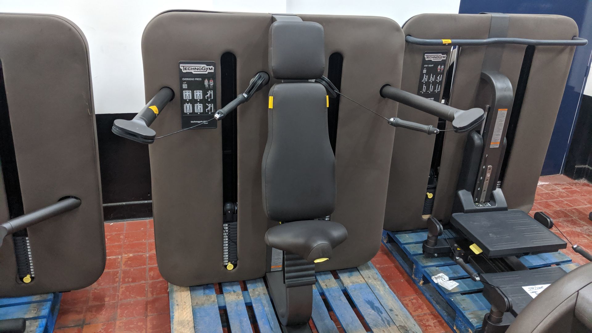 Technogym overhead press Purchased new in 2016 - refurbished/recommissioned by Technogym - please - Image 4 of 7