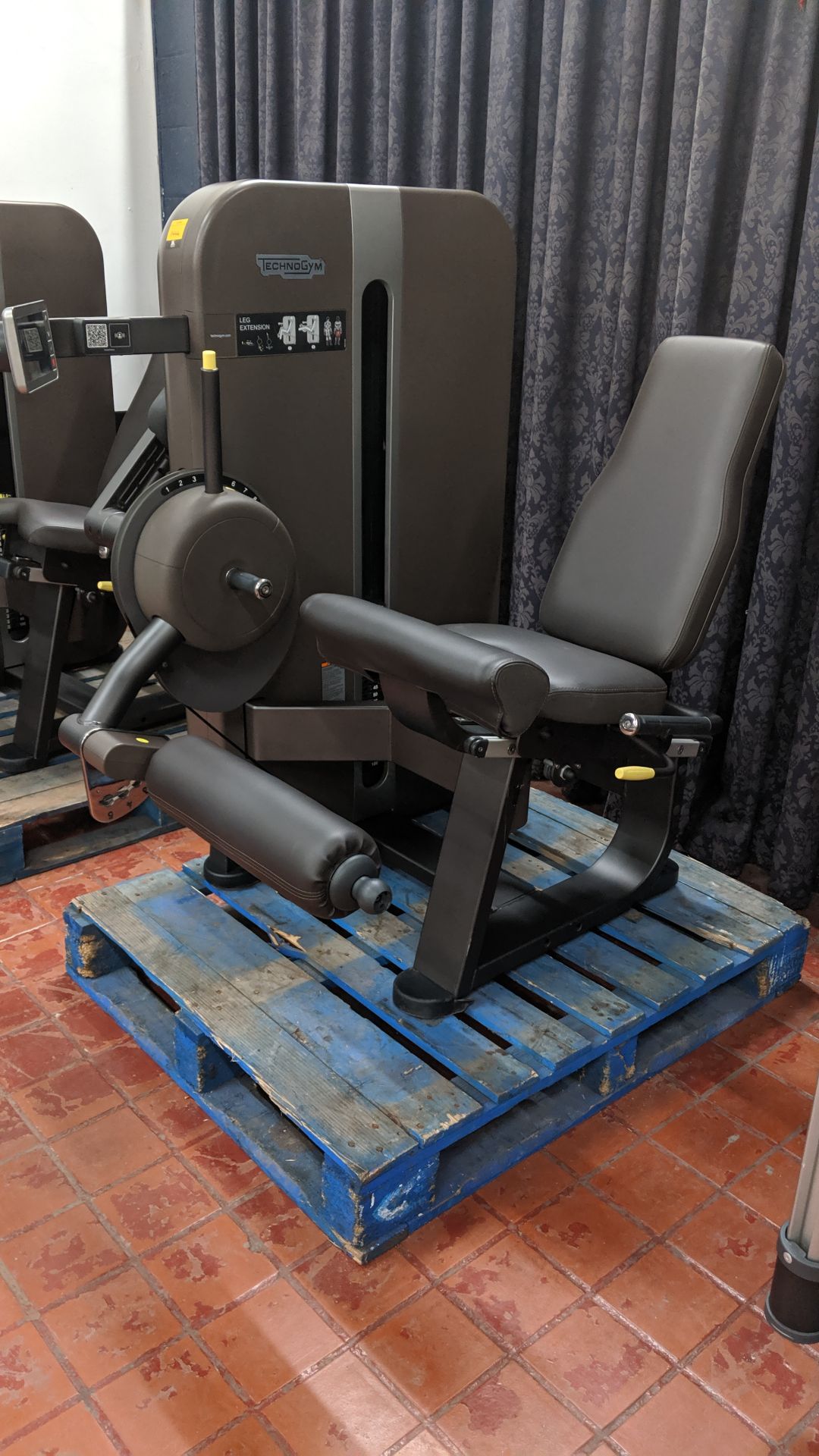 Technogym Leg Extension Artis Purchased new in 2016 - refurbished/recommissioned by Technogym - - Image 7 of 9