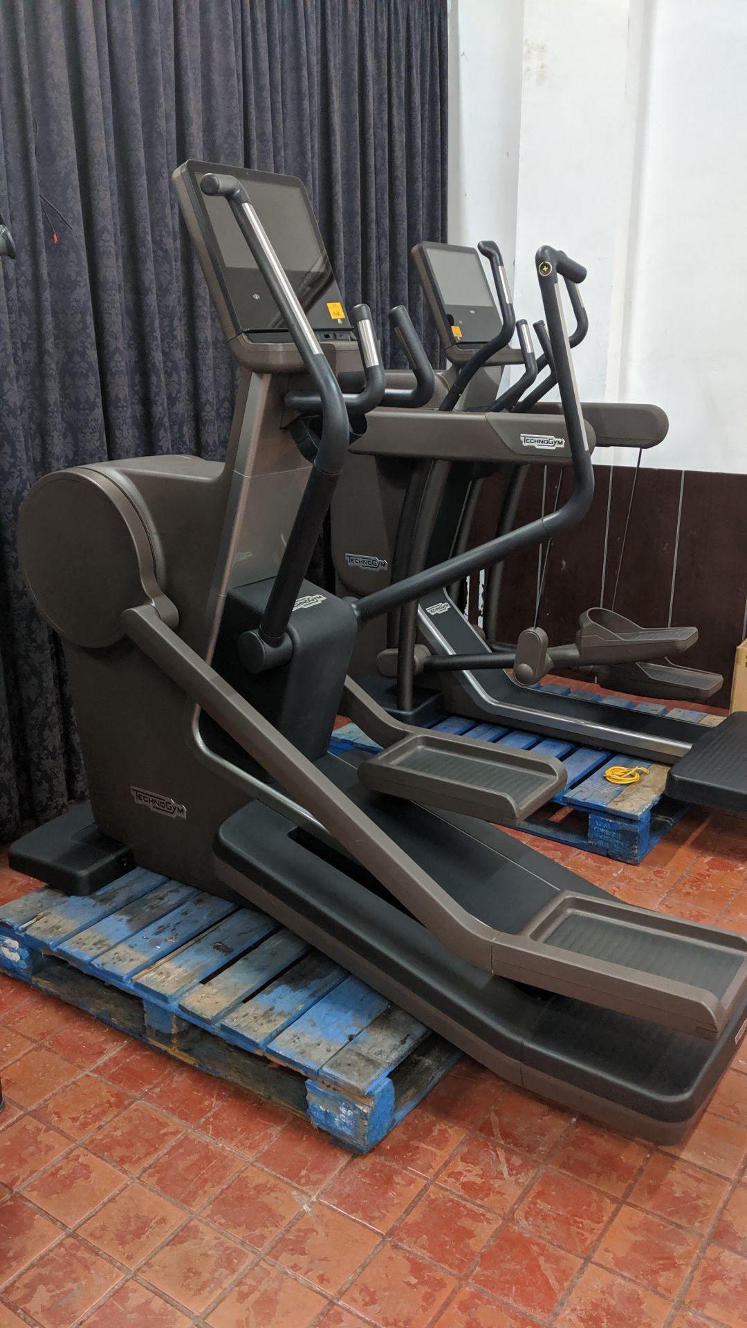 Technogym Synchro Artis cross trainer Purchased new in 2016 - refurbished/recommissioned by - Image 6 of 15