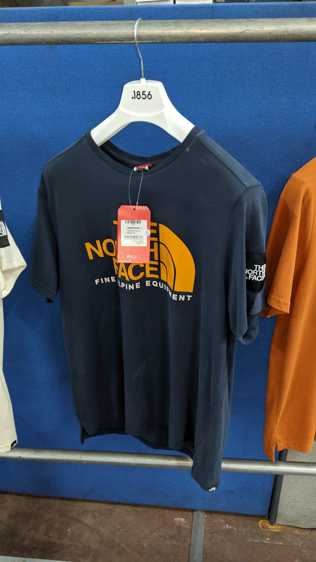 3 off assorted North Face round neck T-shirts. This is one of a number of lots being sold on - Image 5 of 8