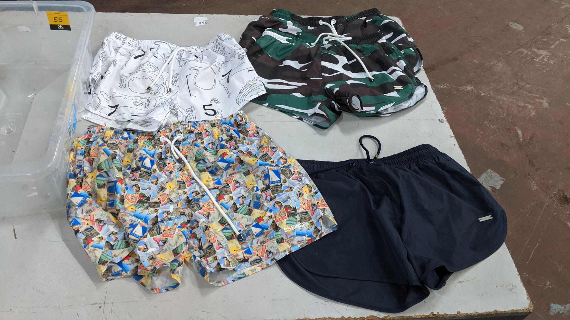 5 off Sseinse swim shorts. This is one of a number of lots being sold on behalf of the liquidators - Image 2 of 5