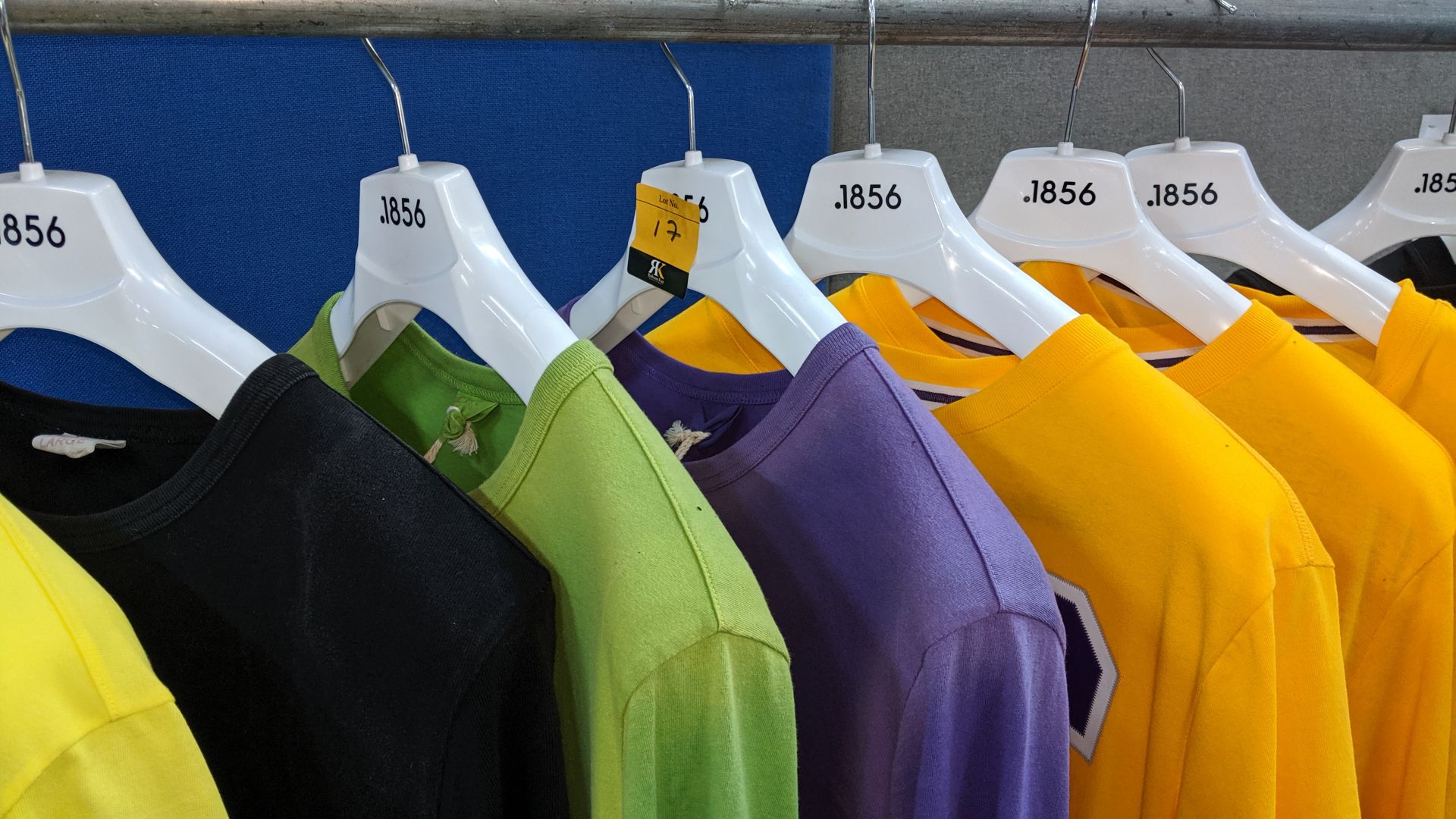 11 assorted Champion round neck T-shirts. This is one of a number of lots being sold on behalf of - Image 3 of 9