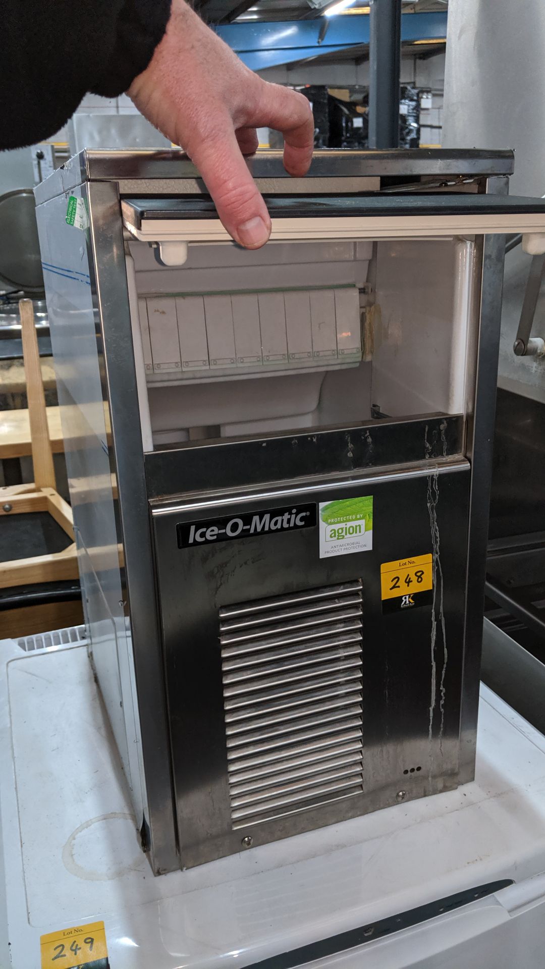 Ice-o-matic stainless steel compact commercial ice machine. IMPORTANT: Please remember goods - Image 4 of 5