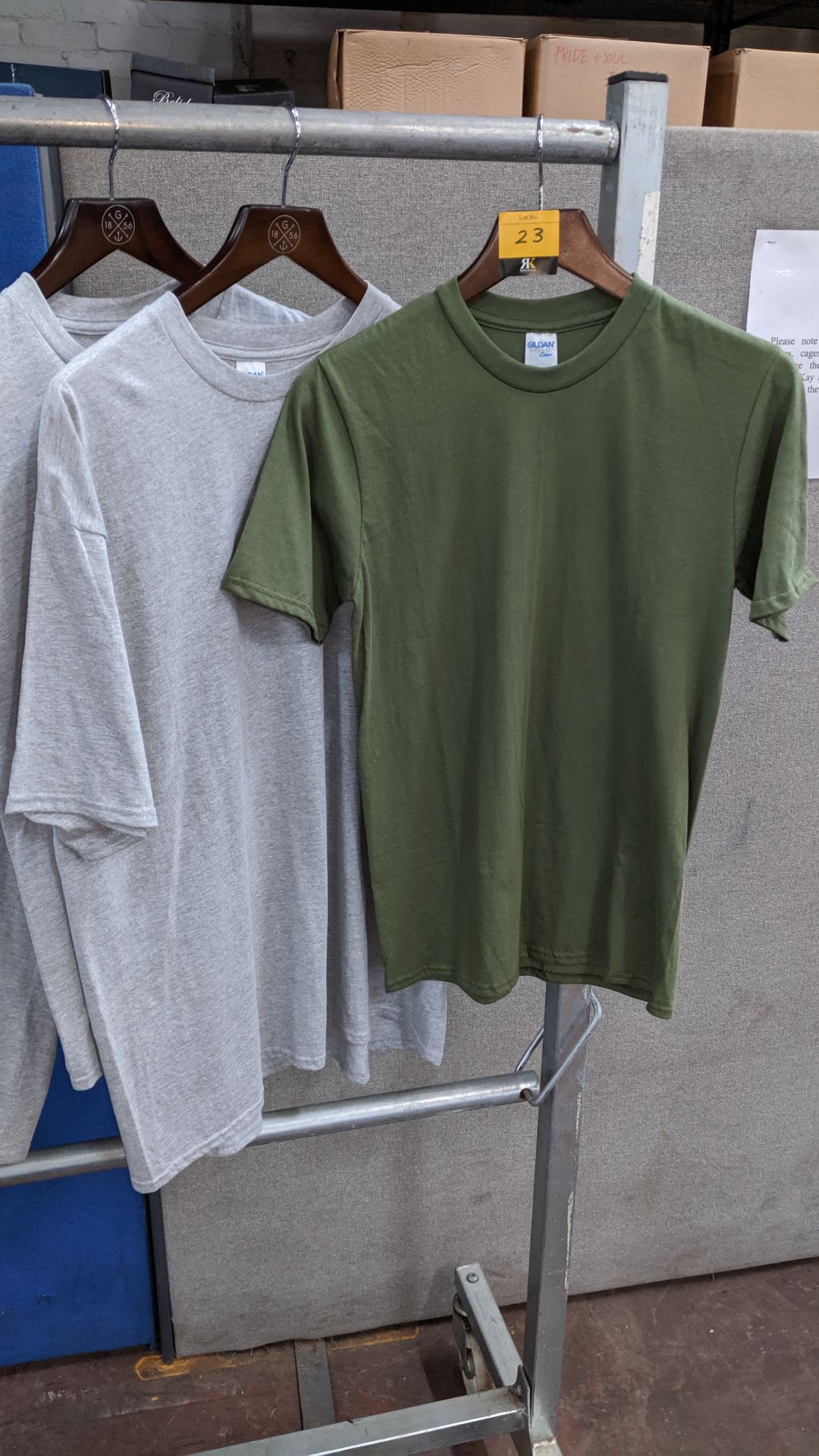 8 off Gildan round neck T-shirts. This is one of a number of lots being sold on behalf of the - Image 6 of 7