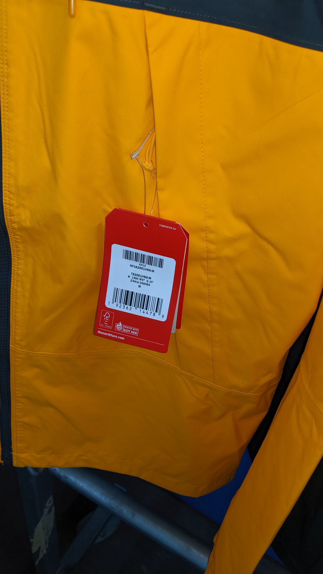 5 off assorted North Face zip up jackets. This is one of a number of lots being sold on behalf of - Image 5 of 13