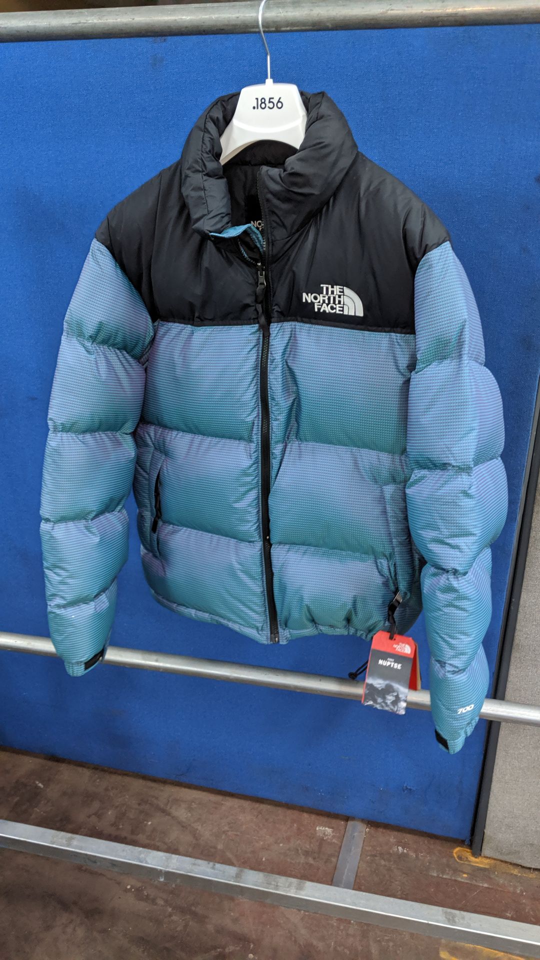 5 off North Face jackets/coats. This is one of a number of lots being sold on behalf of the - Image 5 of 7