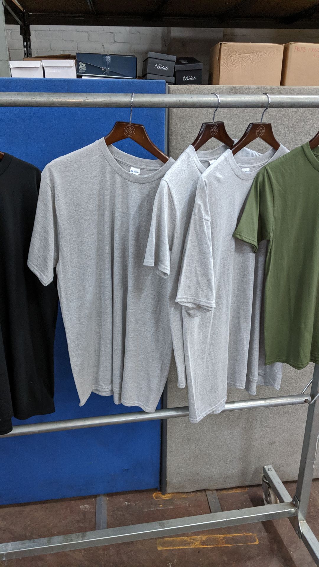 8 off Gildan round neck T-shirts. This is one of a number of lots being sold on behalf of the - Image 5 of 7