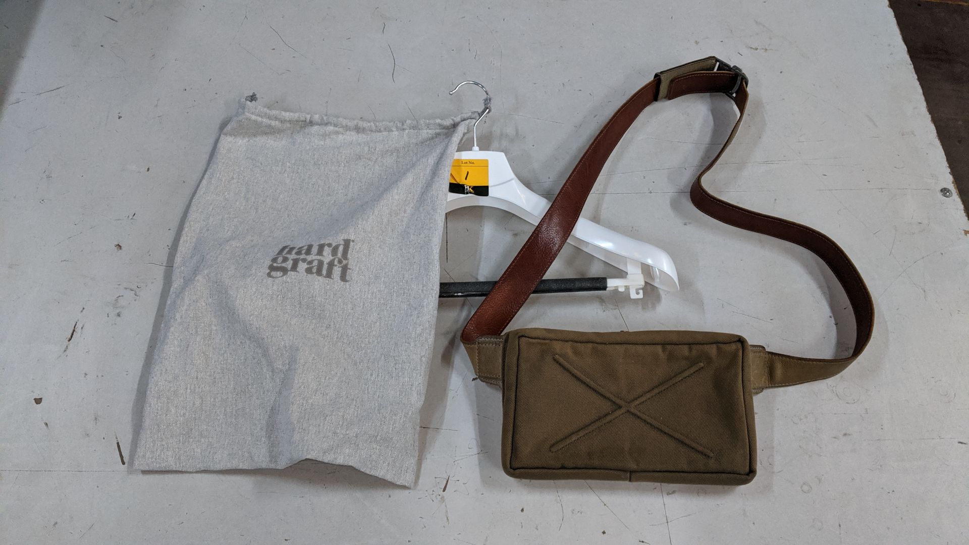 hardgraft partial leather men's bag including soft cover. IMPORTANT: Please remember goods - Image 2 of 6