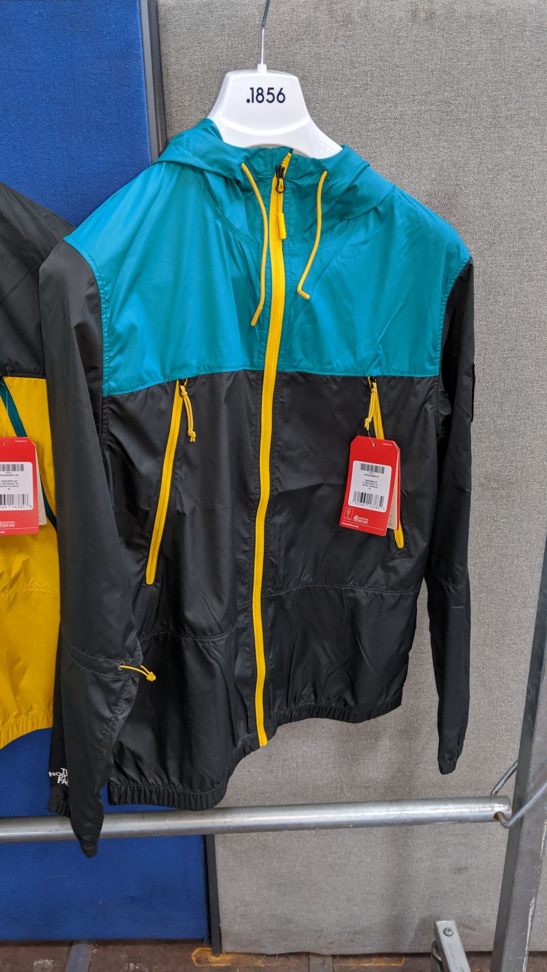 5 off North Face lightweight zip up jackets. This is one of a number of lots being sold on behalf of - Image 3 of 9