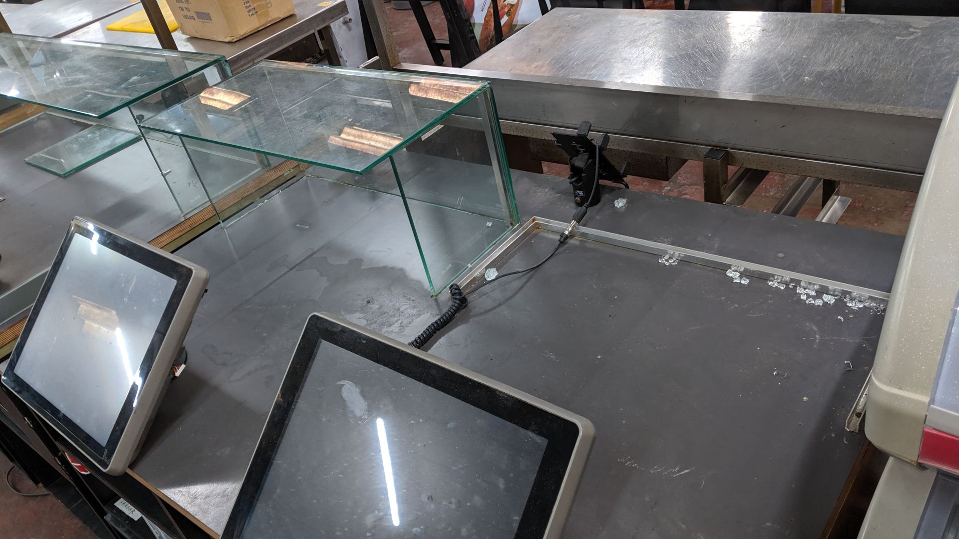 EPOS equipment & serving counters comprising 5 off touchscreen terminals, 4 off cash drawers, 1 - Image 11 of 12