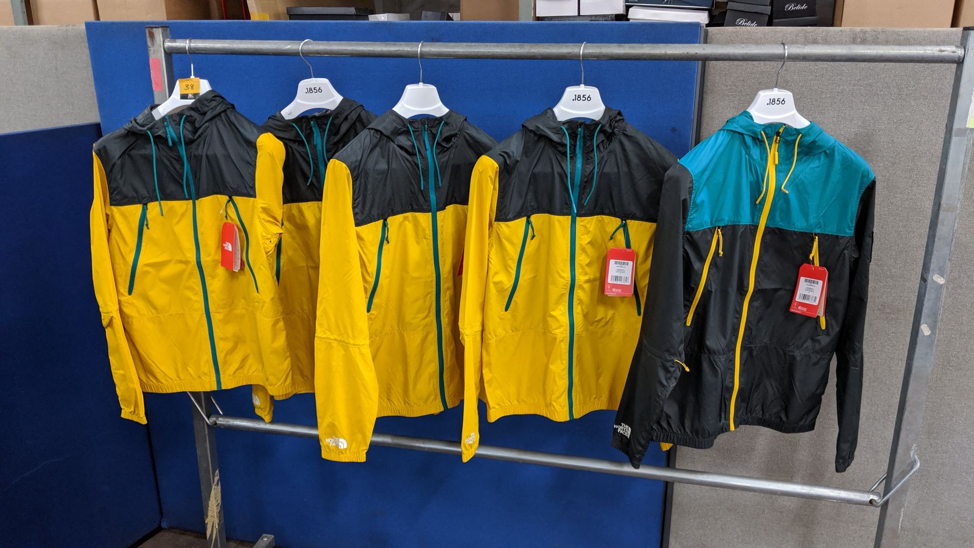 5 off North Face lightweight zip up jackets. This is one of a number of lots being sold on behalf of - Image 2 of 9