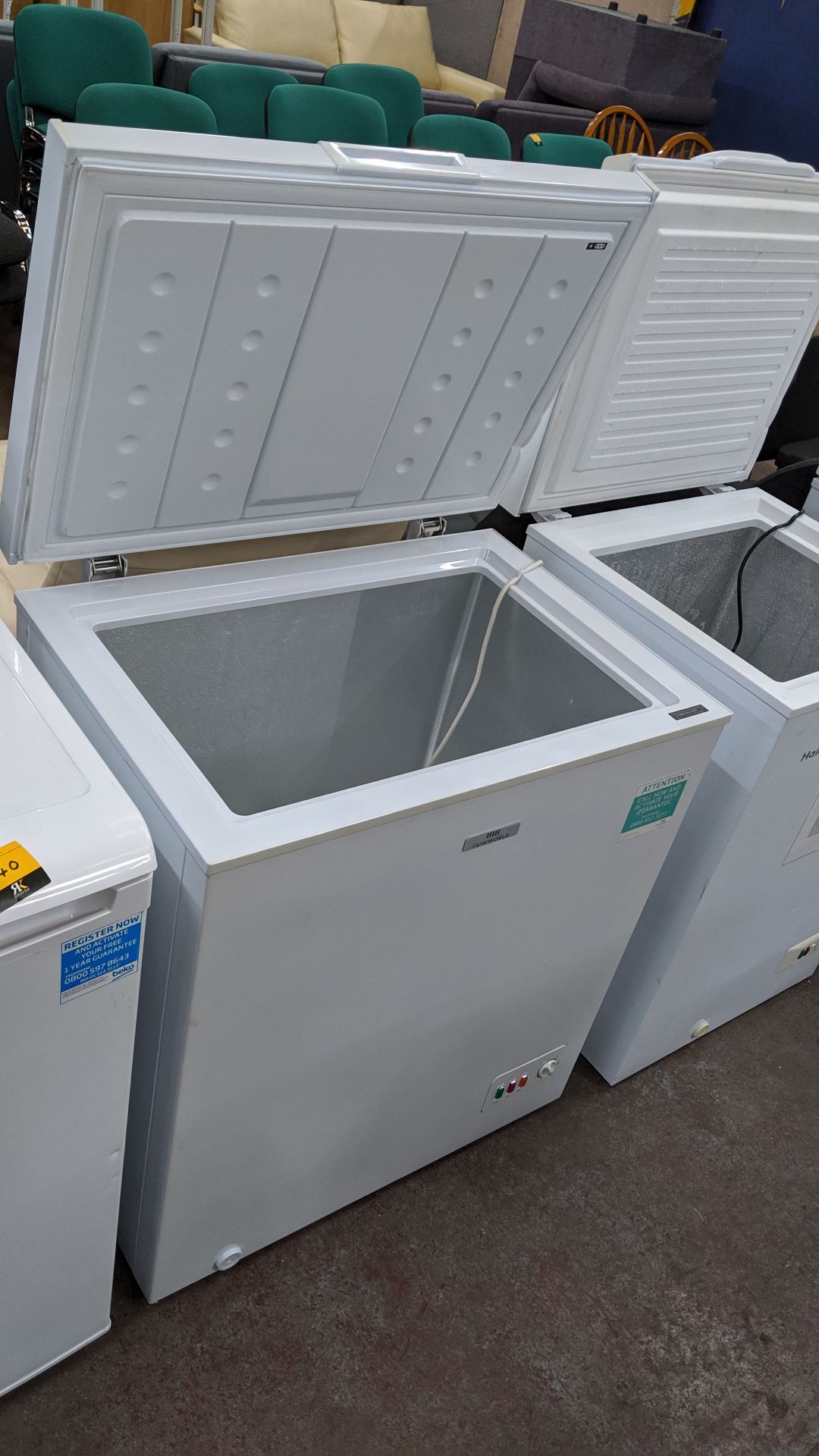 New World small chest freezer NWCF-142L. This is one of a large number of lots used/owned by One - Image 3 of 5