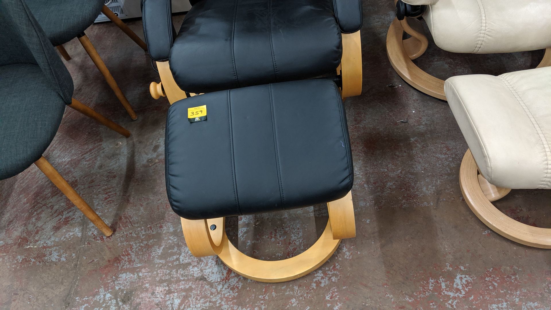 Black leather electrically operated massage chair with pocket for remote controller plus matching - Image 3 of 5