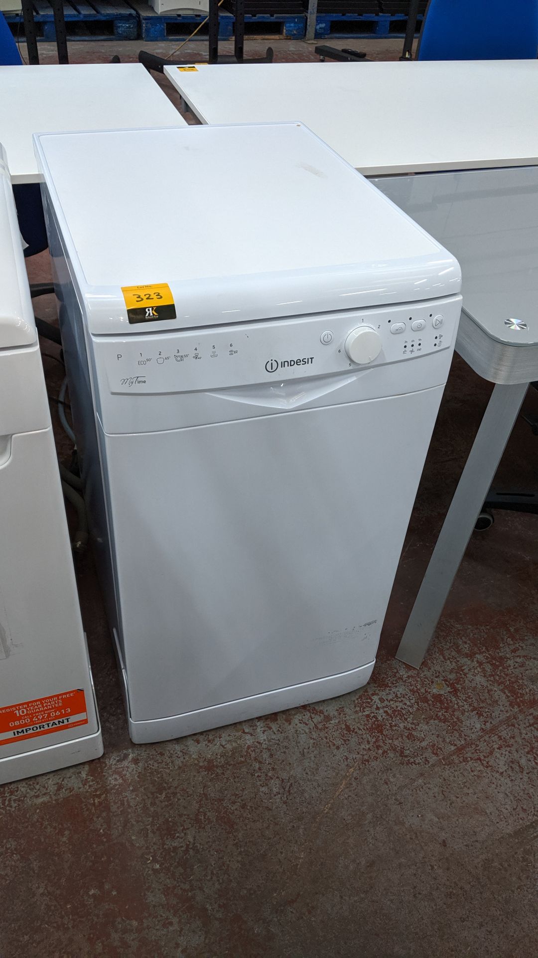 Indesit slimline dishwasher model DSR 26B1. This is one of a large number of lots used/owned by - Image 2 of 4