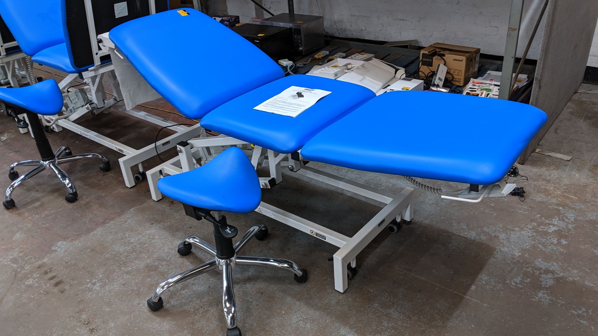 Sunflower Medical Equipment mobile electrically operated padded examination table with wired linak - Image 3 of 10