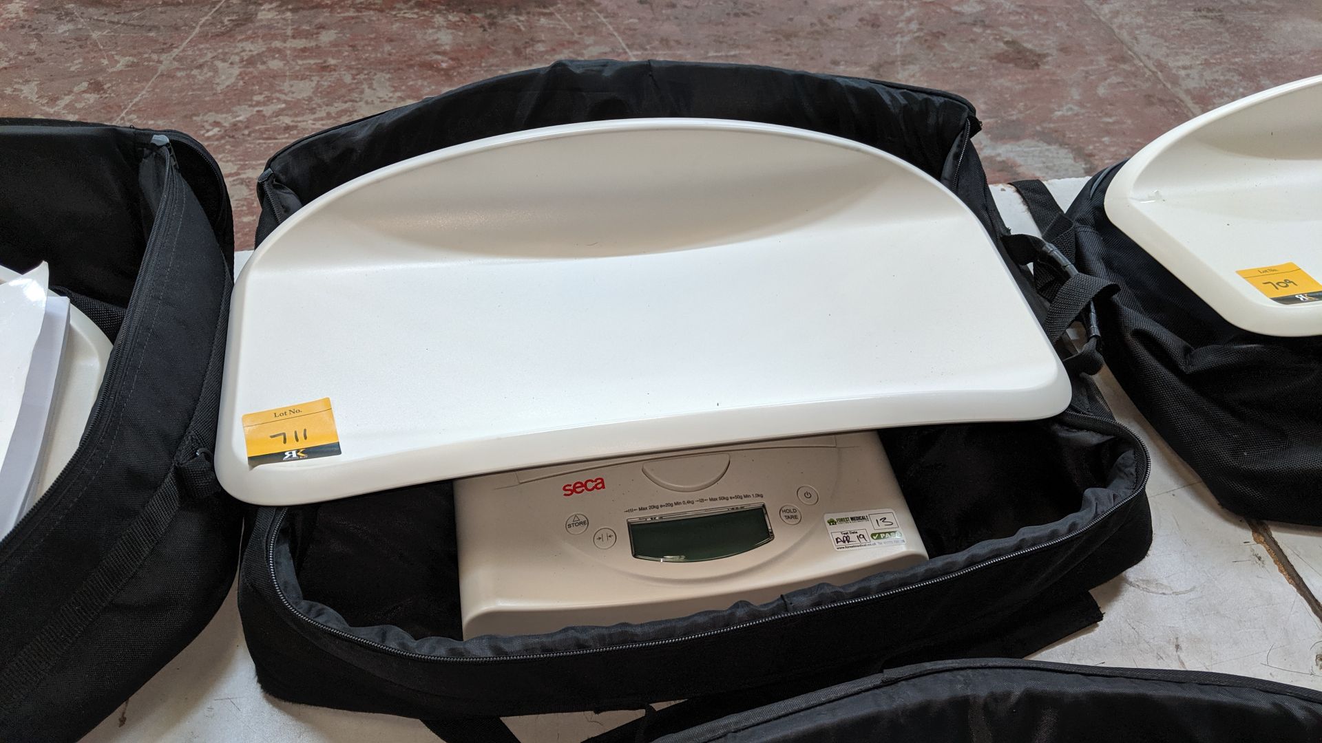 Seca model 385 baby scales max. capacity 50kg. This is one of a large number of lots used/owned by - Image 2 of 4