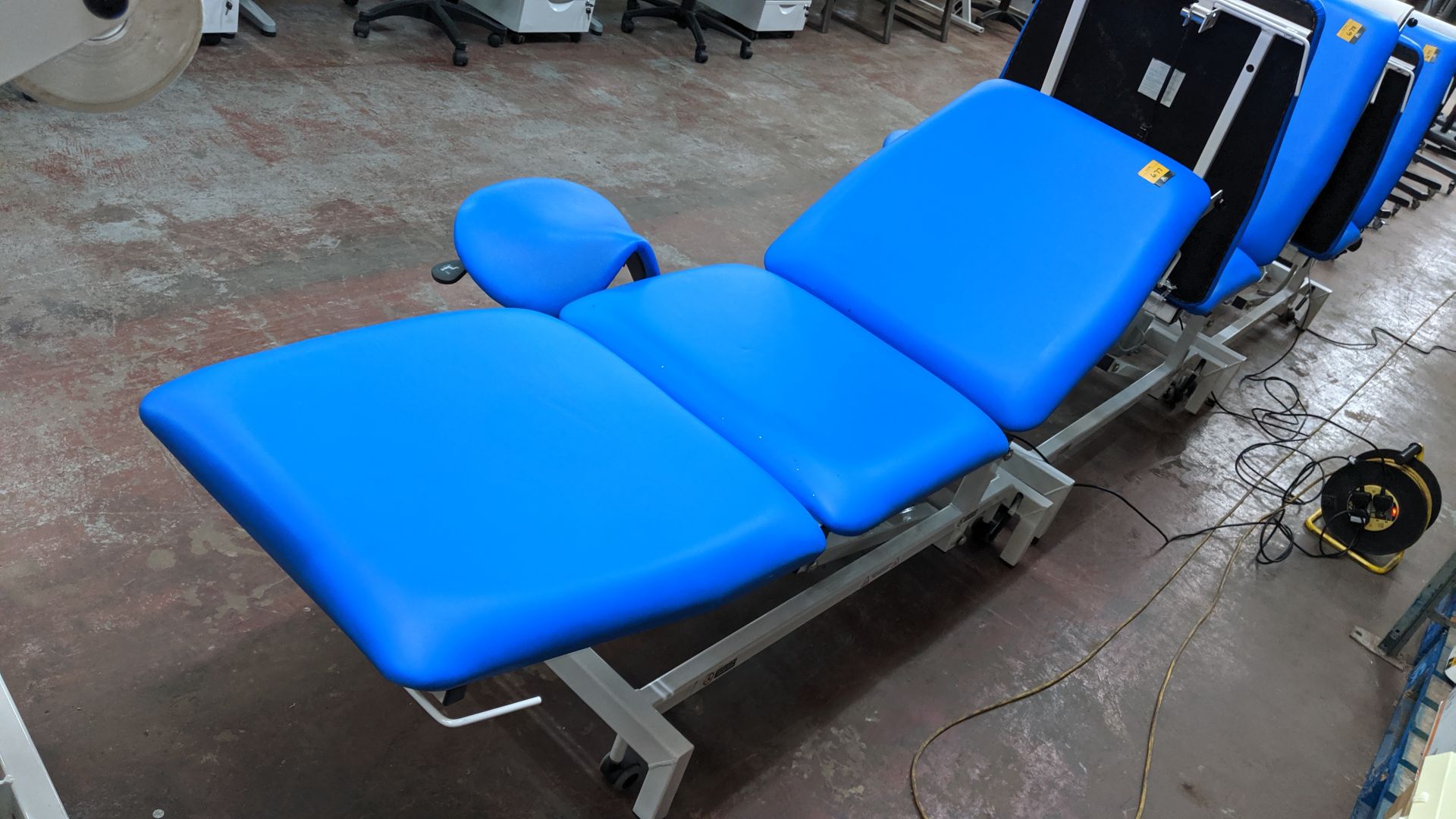 Sunflower Medical Equipment mobile electrically operated padded examination table with wired linak - Image 6 of 7