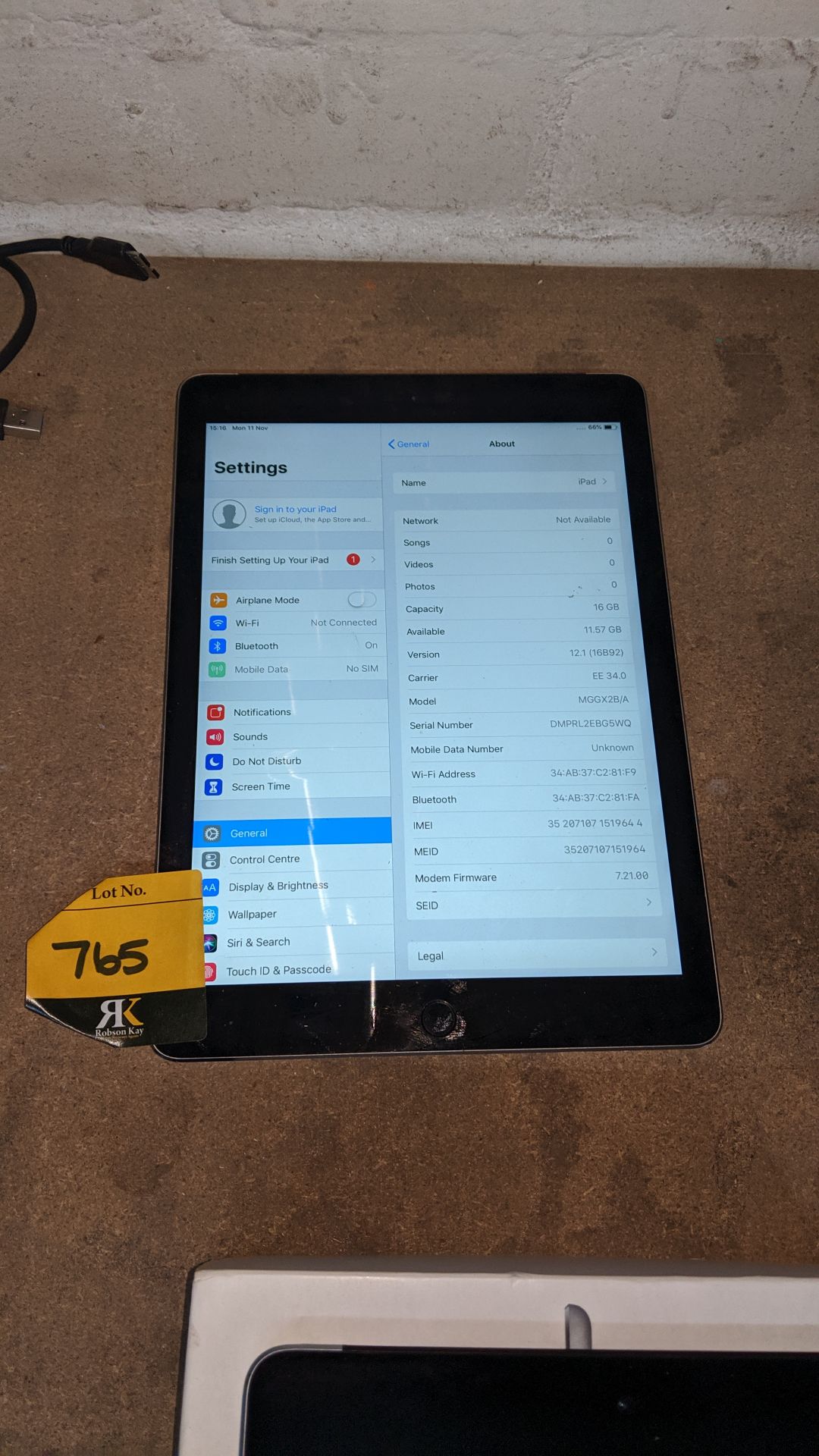 Apple iPad Air 2, 16Gb, Space Grey, product code A1567, no charger. This is one of a large number of - Image 5 of 6