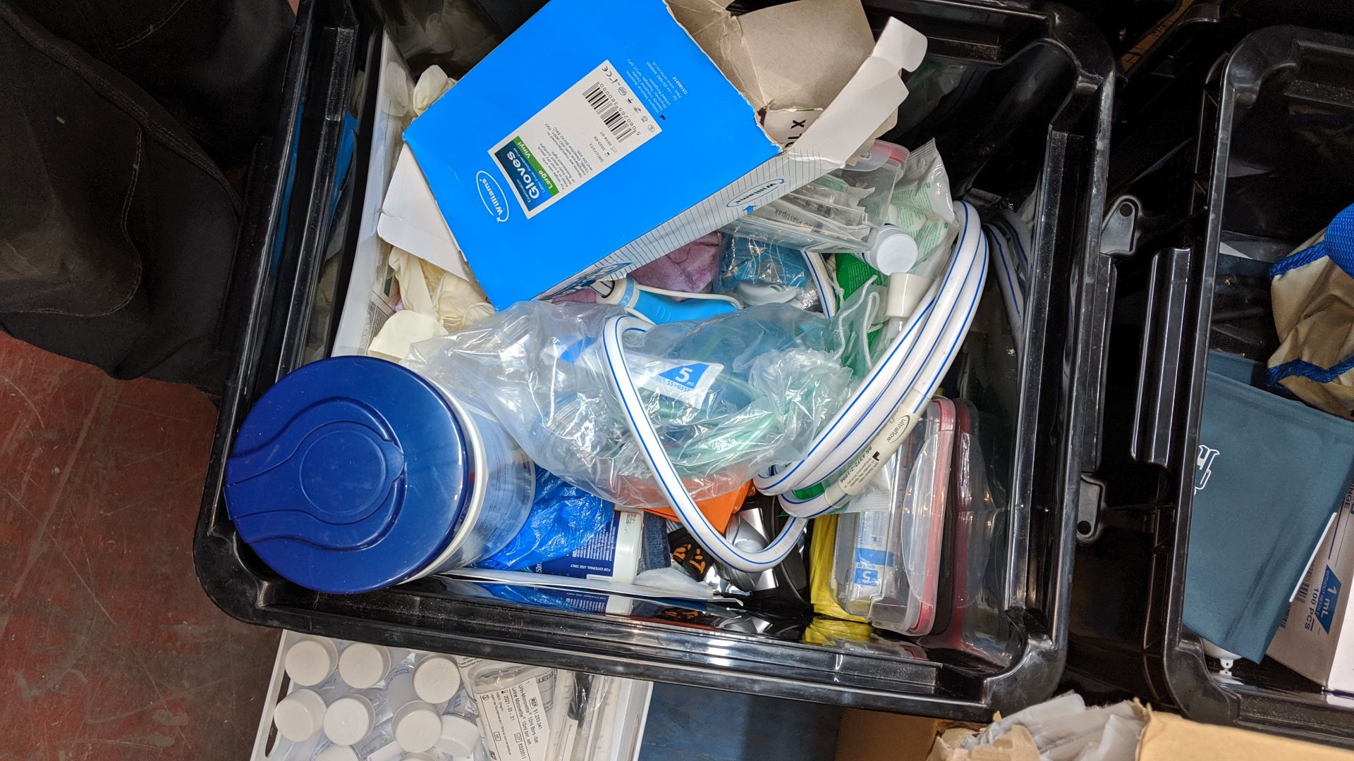 Contents of a pallet of assorted medical supplies including single use resuscitators, Analgesic - Image 11 of 11