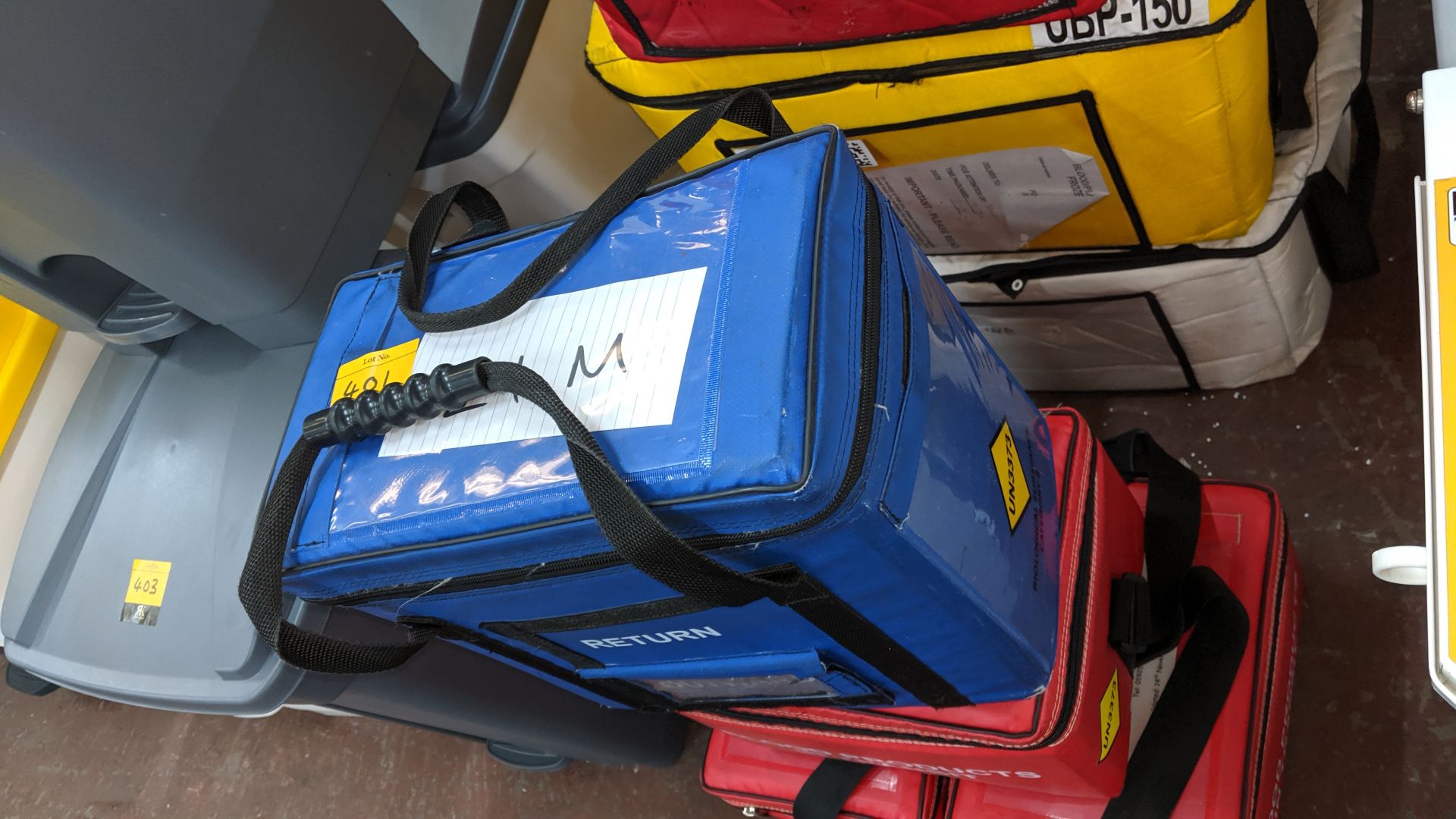 4 assorted blood/medical insulated carry bags. This is one of a large number of lots used/owned by - Image 5 of 5