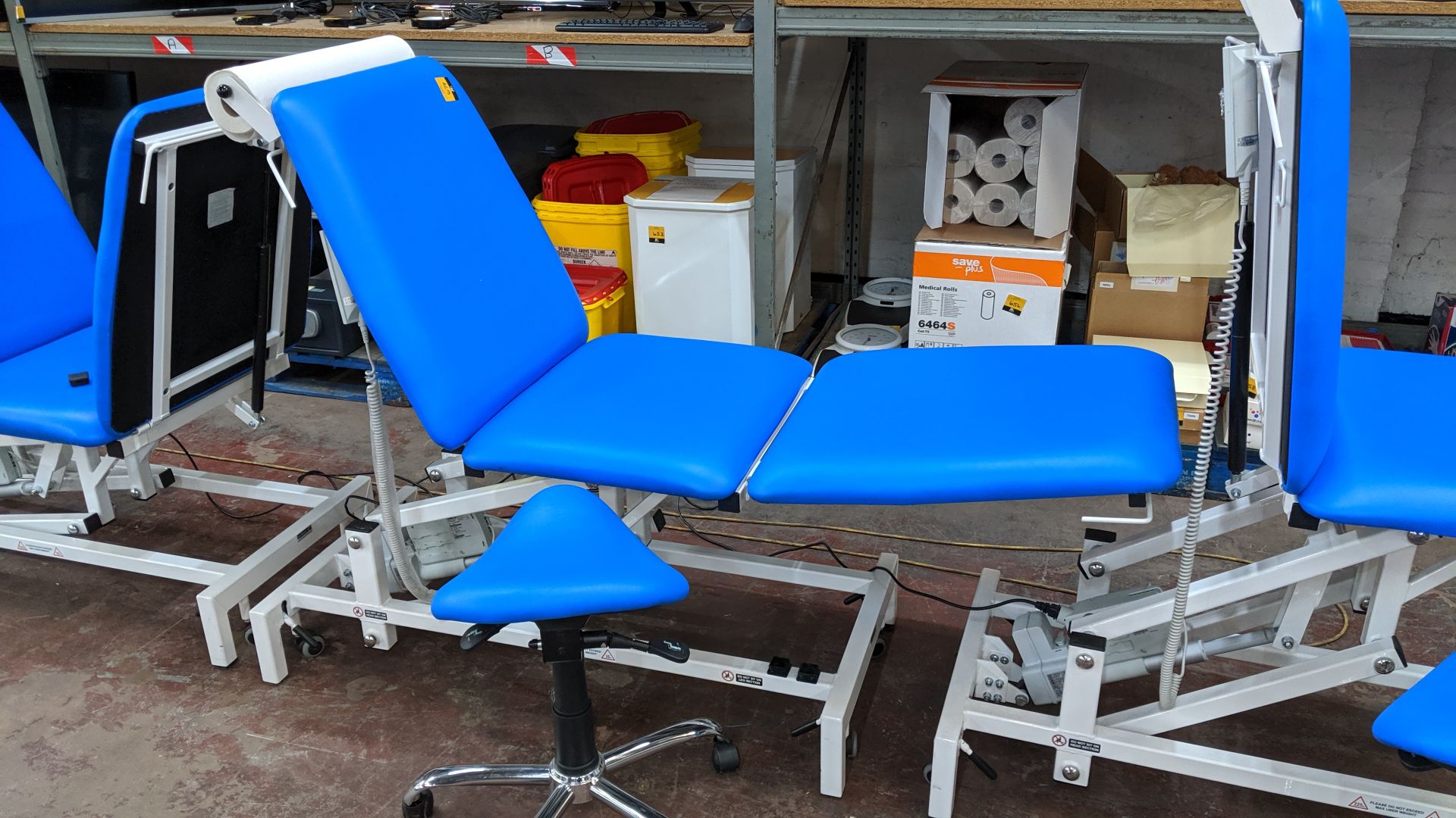 Sunflower Medical Equipment mobile electrically operated padded examination table with wired linak - Image 2 of 6