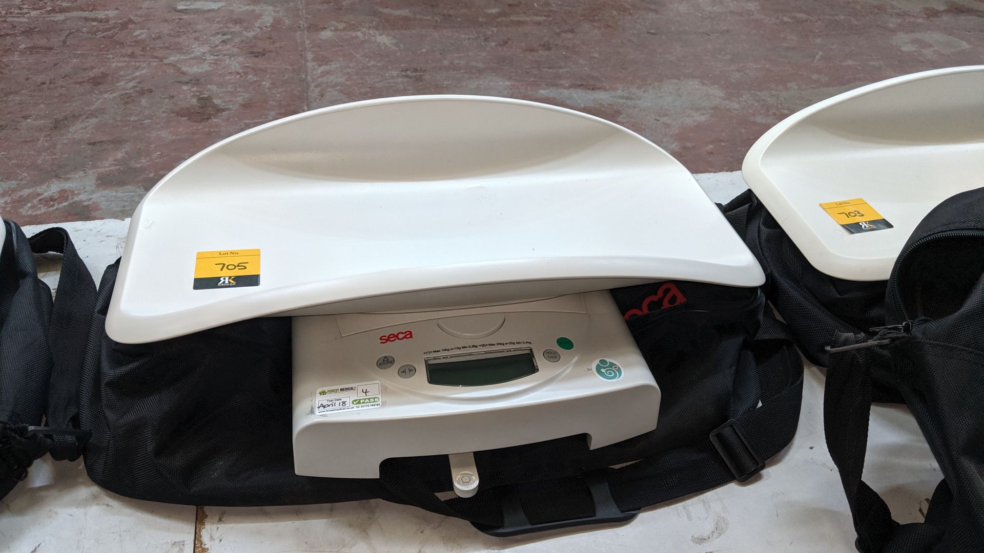 Seca model 384 baby scales max. capacity 20kg. This is one of a large number of lots used/owned by - Image 6 of 6