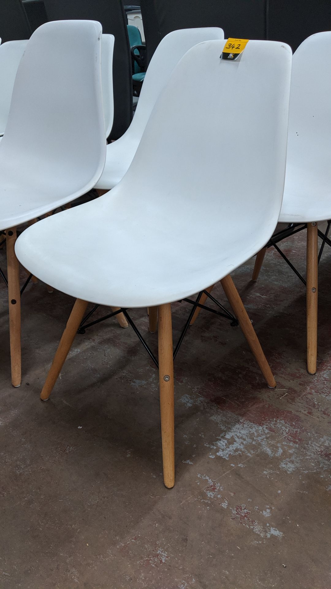 6 off white chairs with wooden legs NB. Lots 342 - 344 consist of different quantities of the same - Image 4 of 5