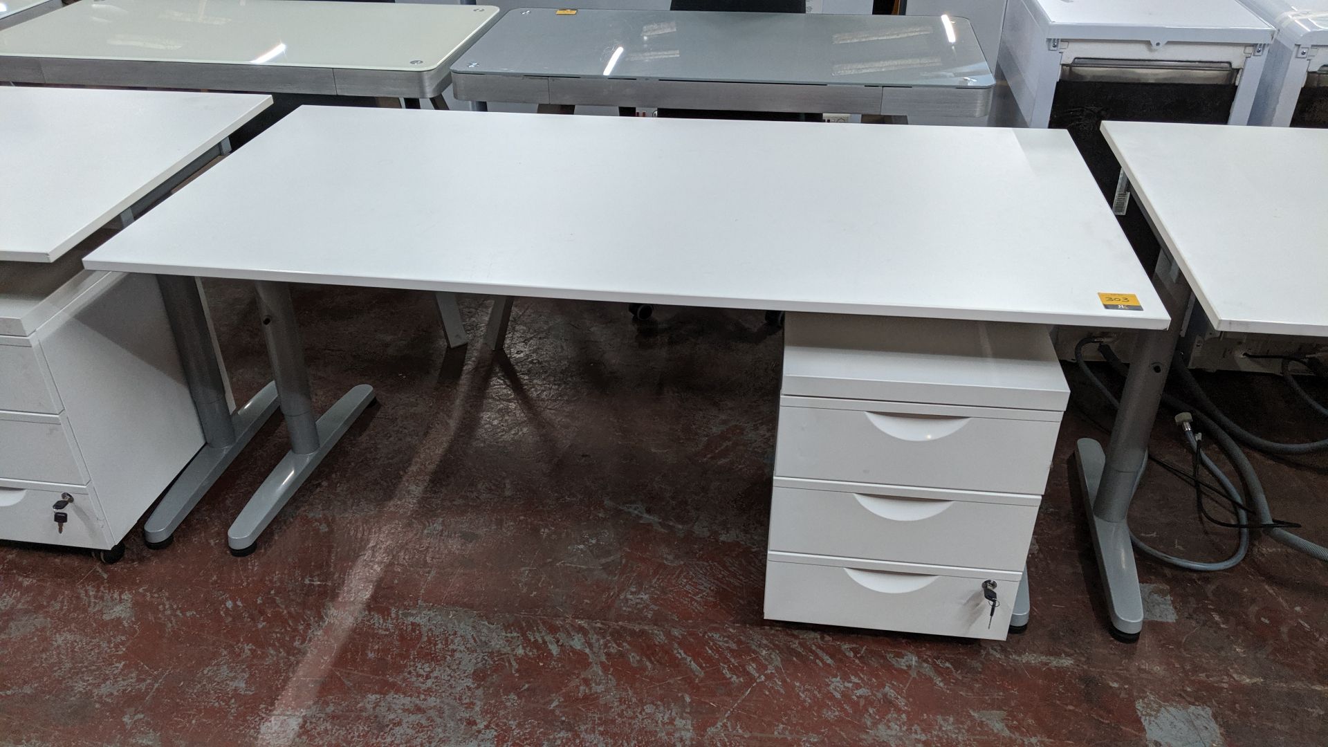 2 off matching large white tables/desks, 160 x 80cm, each with matching mobile pedestal & extendable - Image 3 of 4