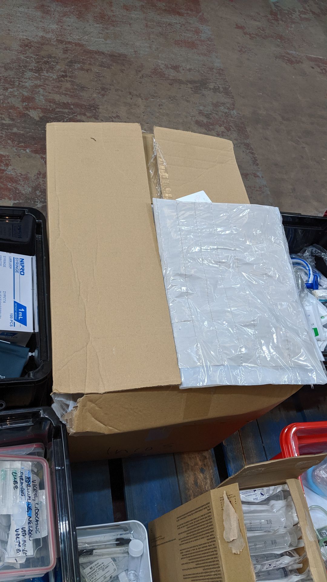 Contents of a pallet of assorted medical supplies including single use resuscitators, Analgesic - Image 7 of 11