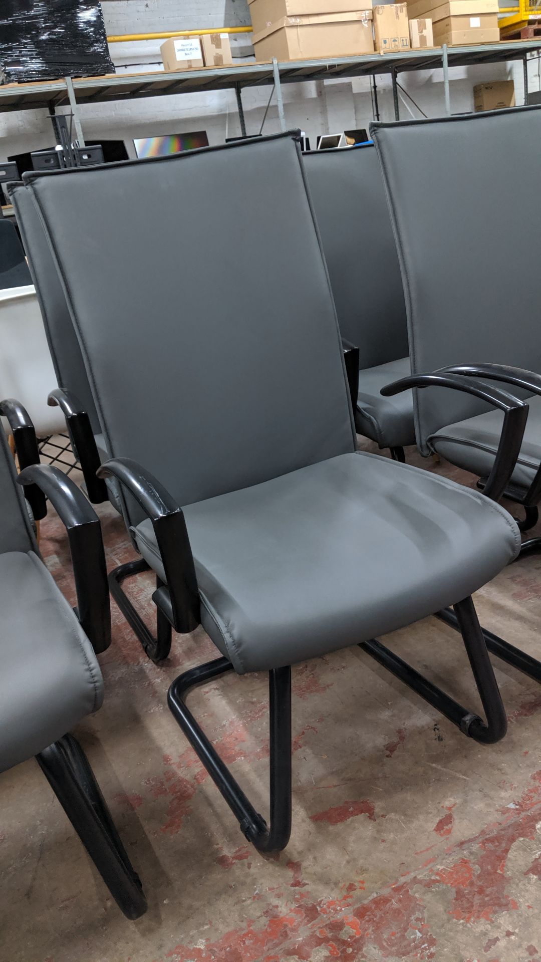 6 off black metal cantilever framed executive/meeting chairs with grey leather-look upholstery NB. - Image 4 of 4