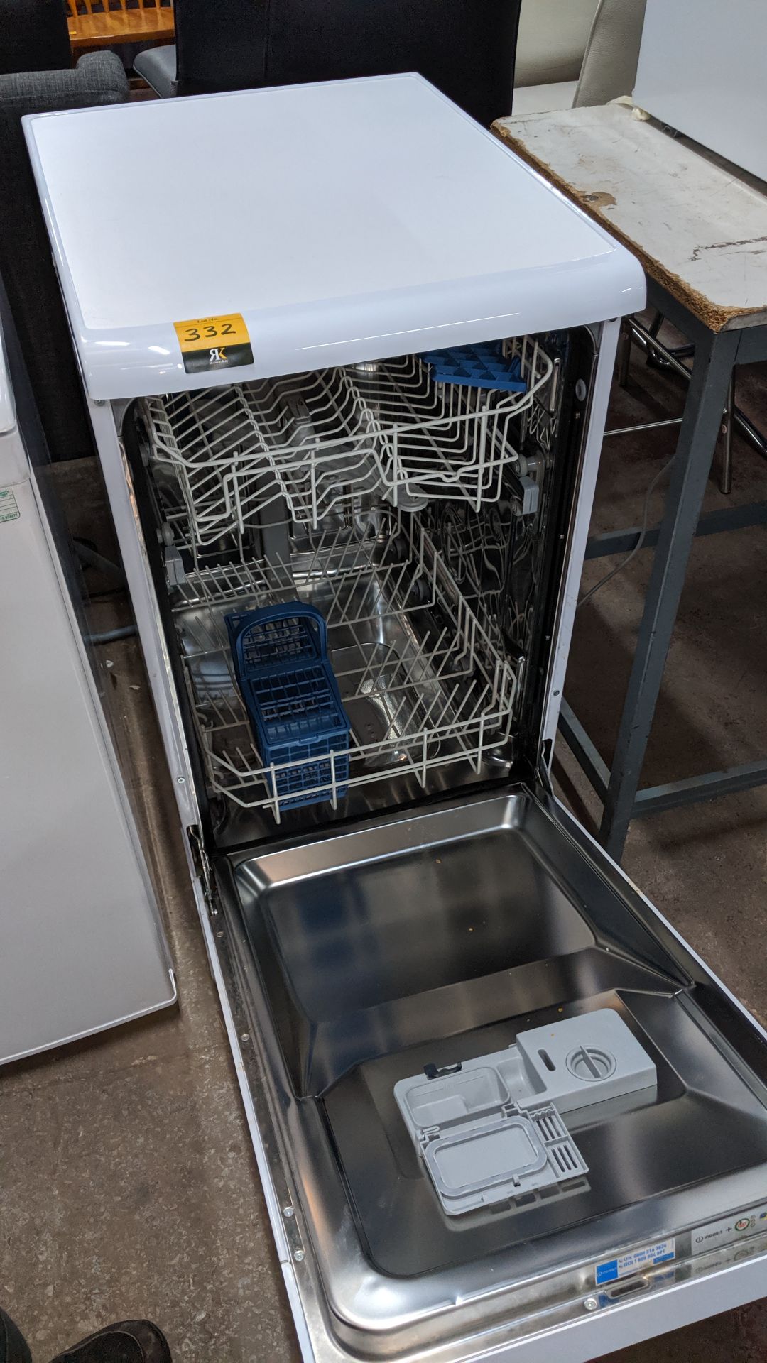 Indesit slimline dishwasher, model DSR 26B1. This is one of a large number of lots used/owned by One - Image 3 of 4