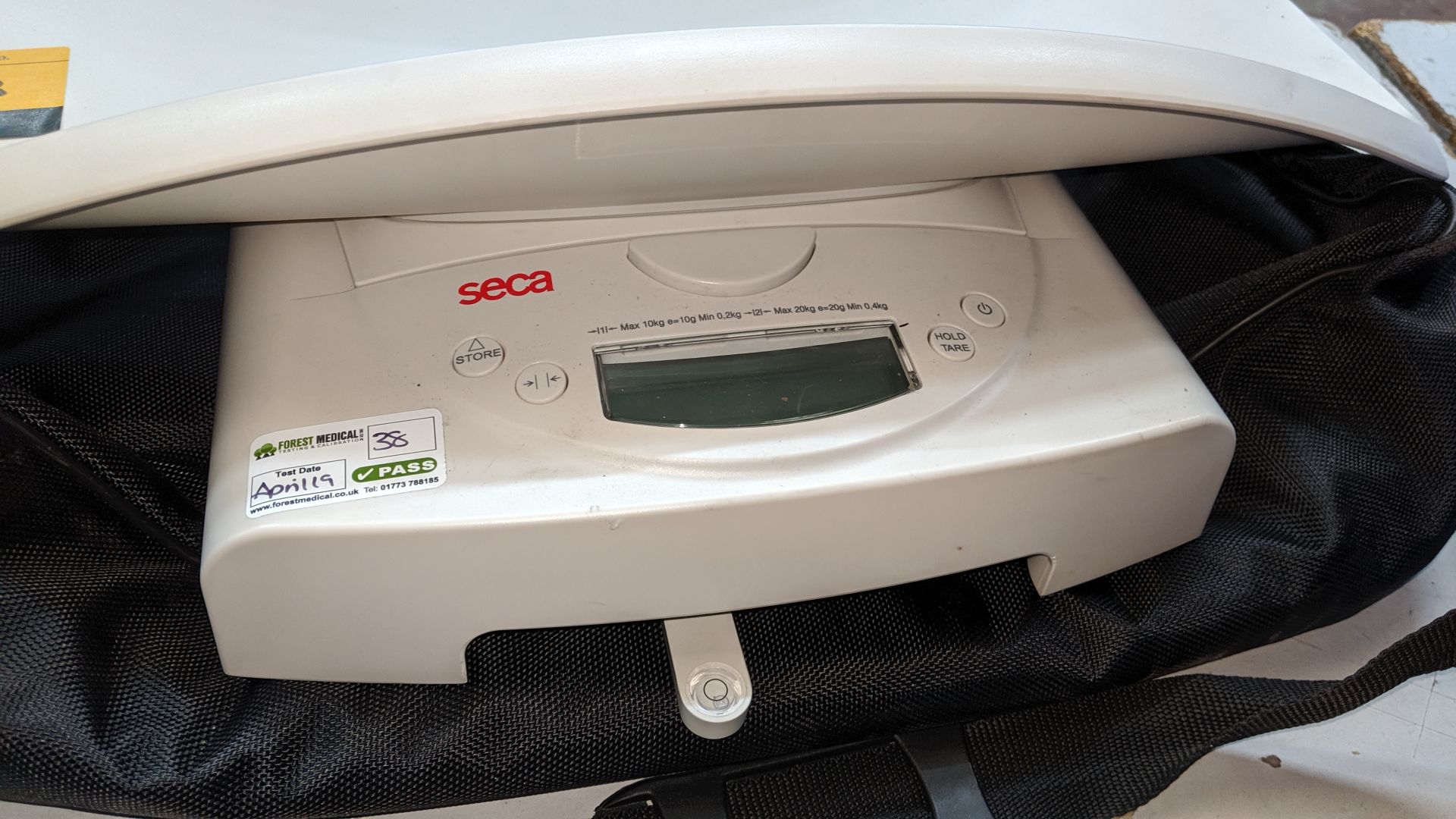 Seca model 384 baby scales max. capacity 20kg. This is one of a large number of lots used/owned by - Image 3 of 5