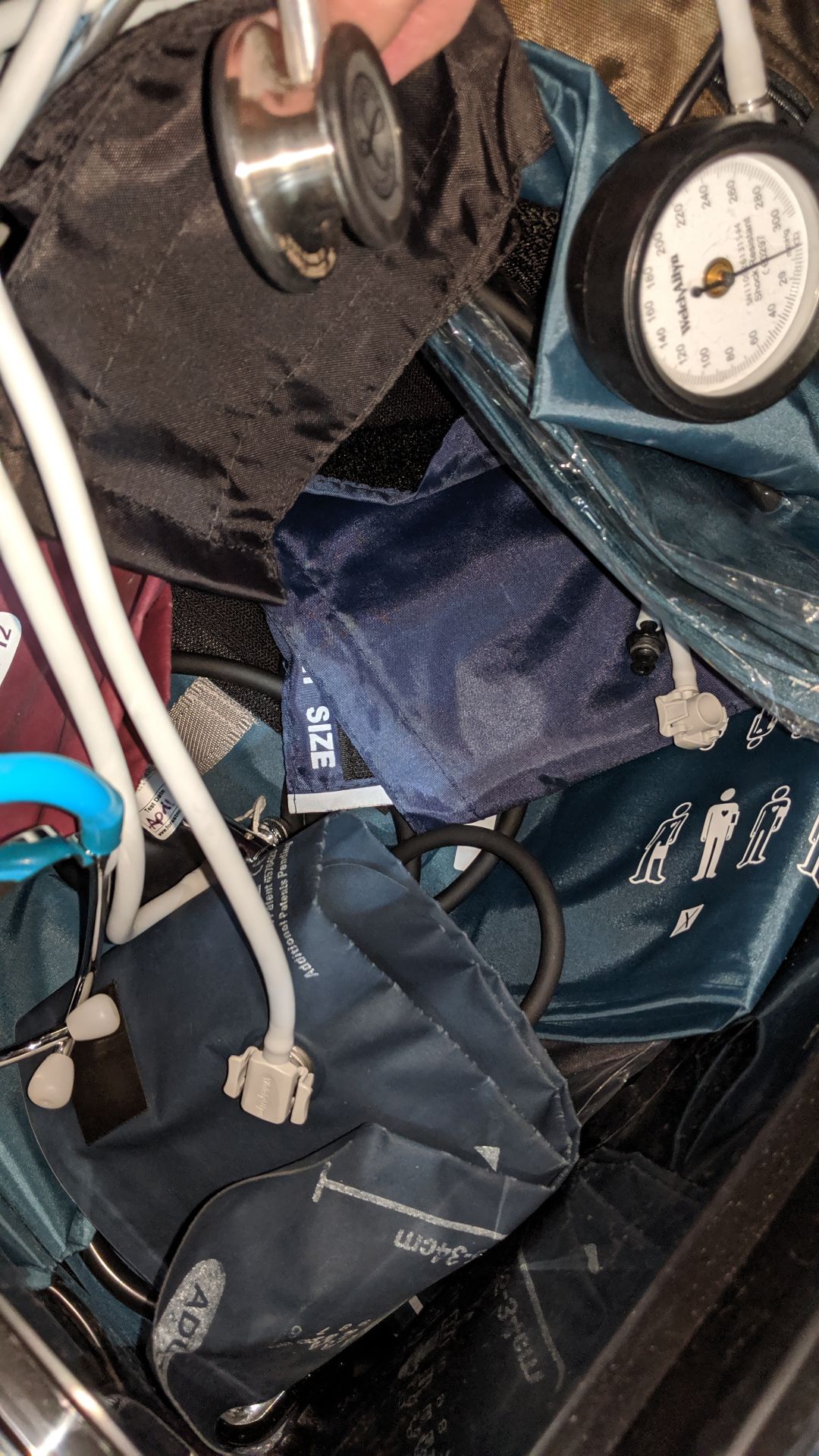 Crate of blood pressure monitoring equipment - crate excluded. This is one of a large number of lots - Image 6 of 6