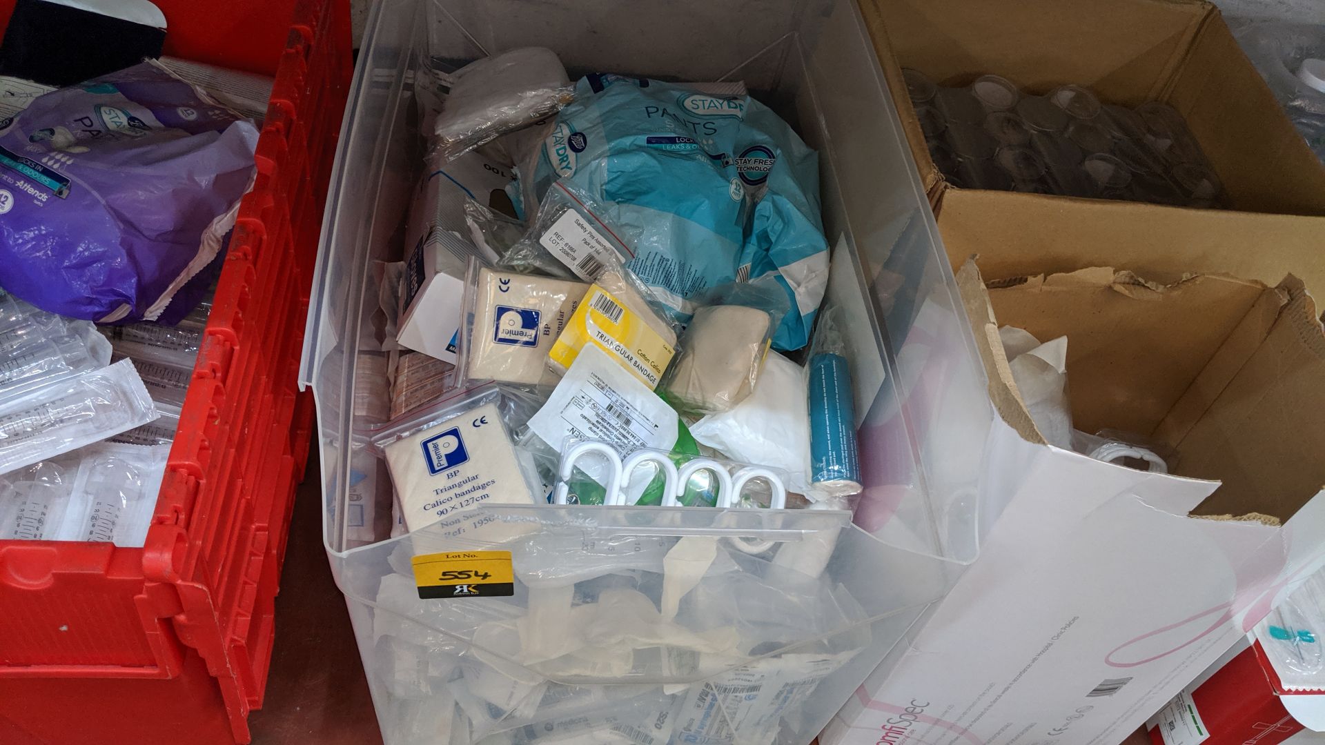 Contents of a bay of assorted medical supplies including syringes & a wide variety of other items - Image 4 of 8