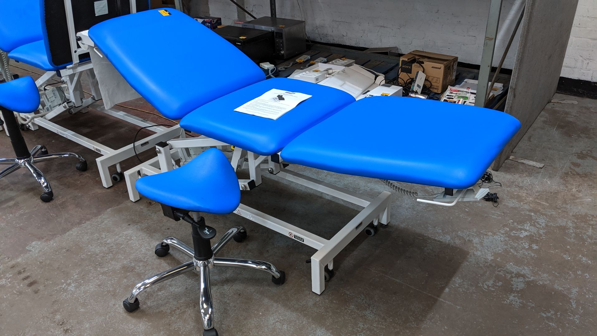 Sunflower Medical Equipment mobile electrically operated padded examination table with wired linak - Image 4 of 10