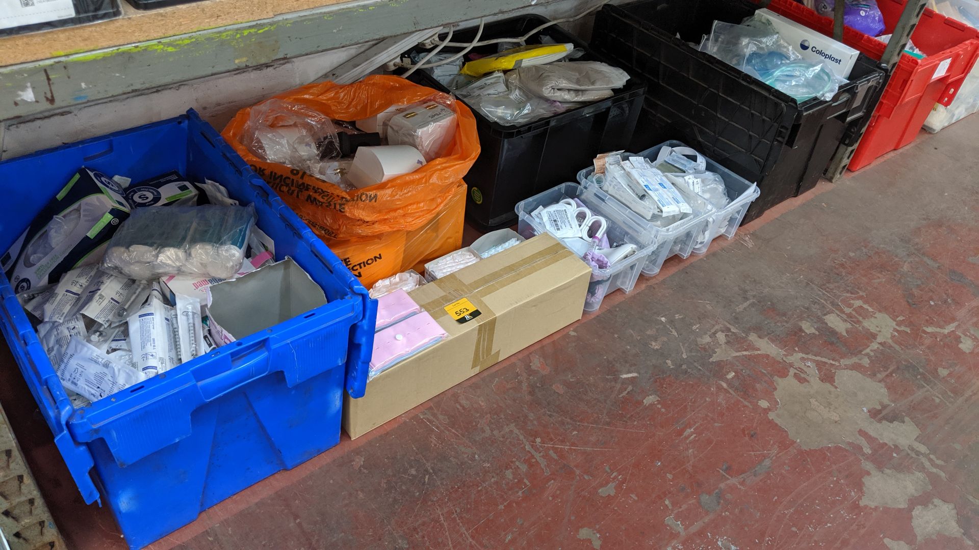 Contents of a bay of assorted medical supplies including syringes & a wide variety of other items - Image 2 of 10