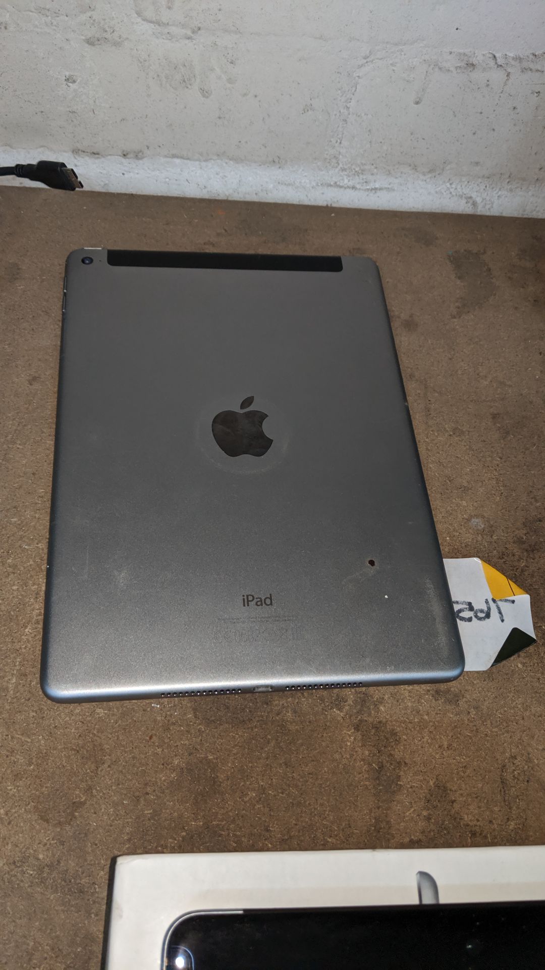 Apple iPad Air 2, 16Gb, Space Grey, product code A1567, no charger. This is one of a large number of - Image 6 of 6