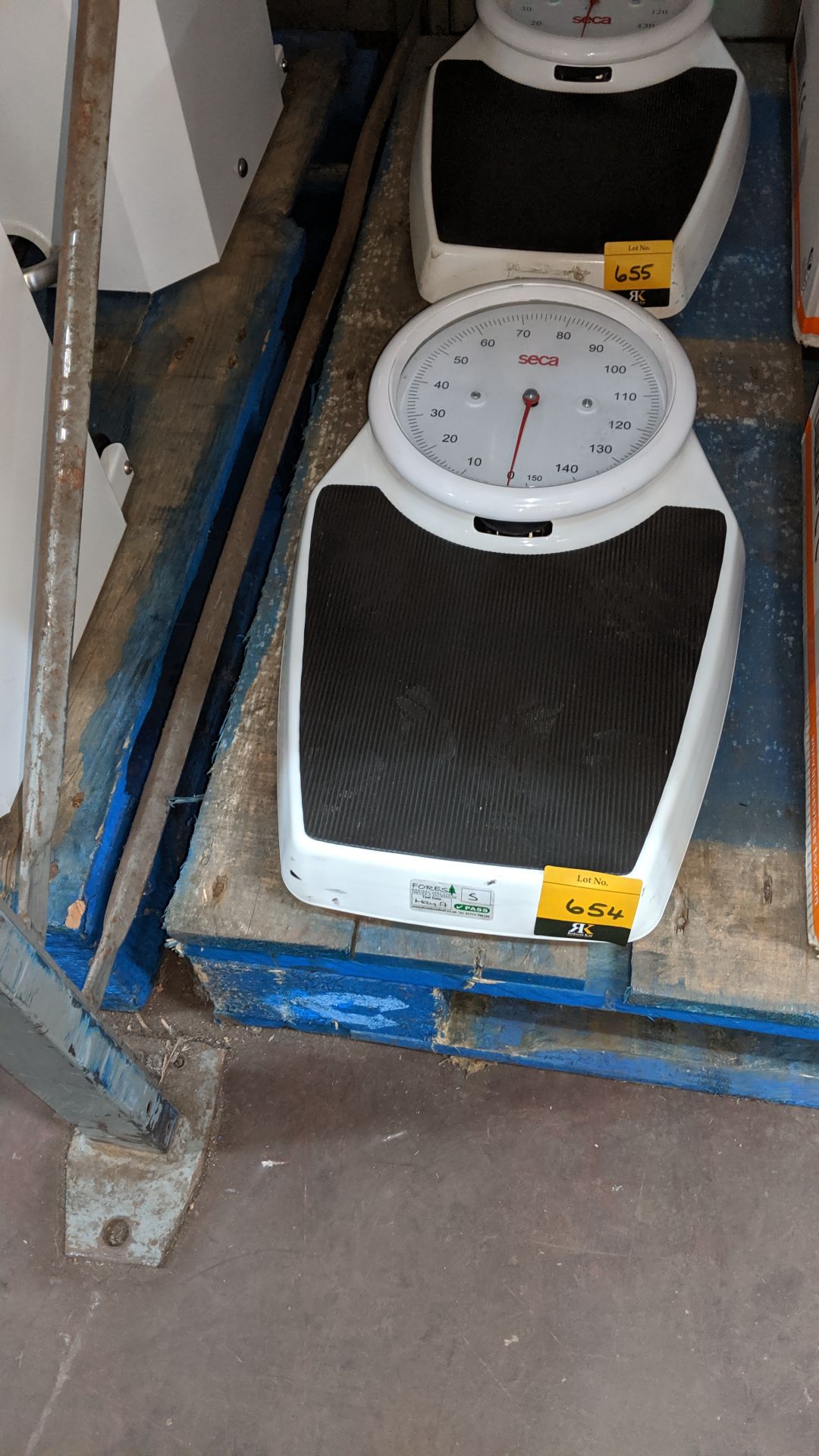 Seca stand-on scales. This is one of a large number of lots used/owned by One To One (North West)
