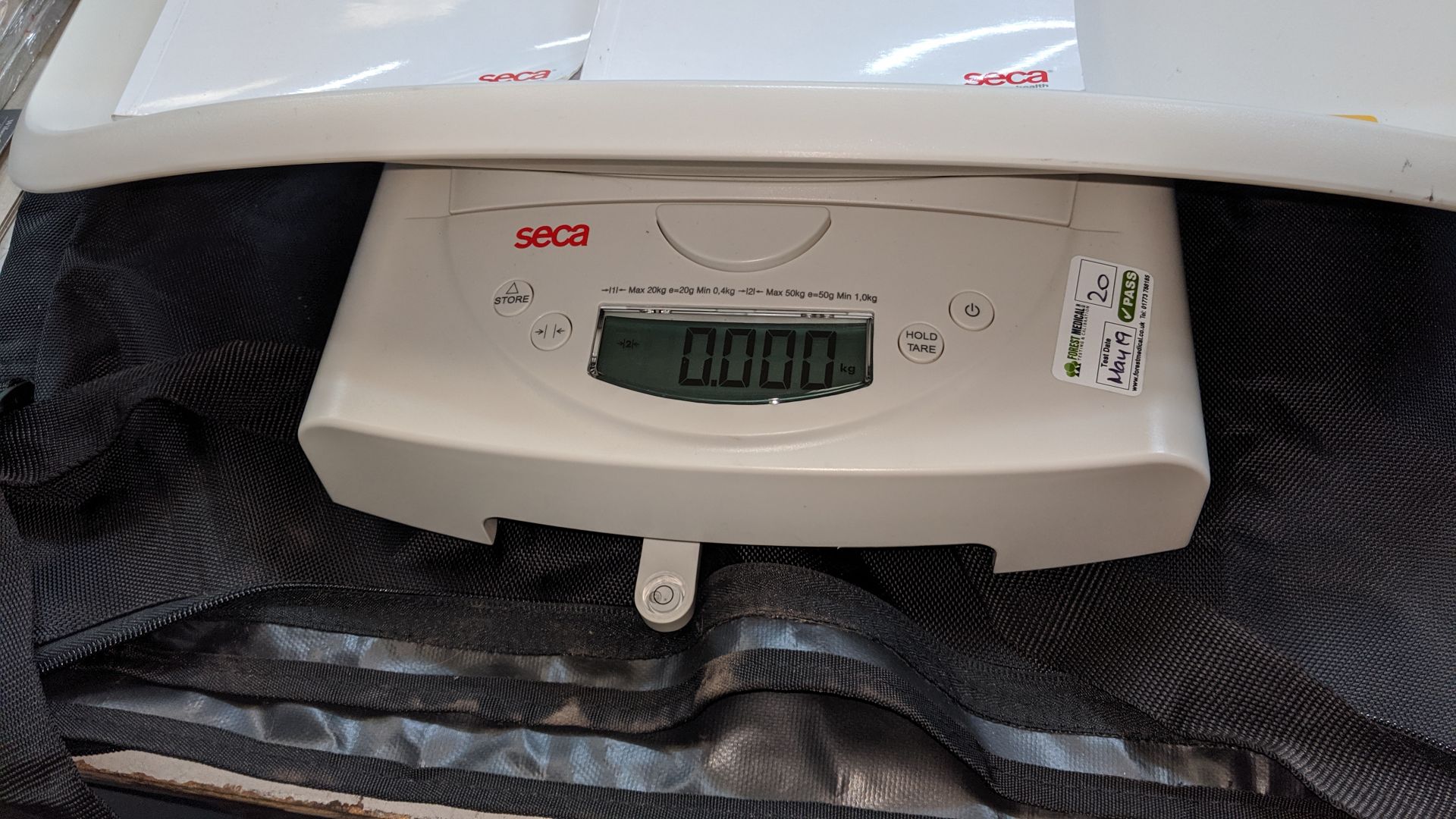 Seca model 385 baby scales max. capacity 50kg. This is one of a large number of lots used/owned by - Image 3 of 5